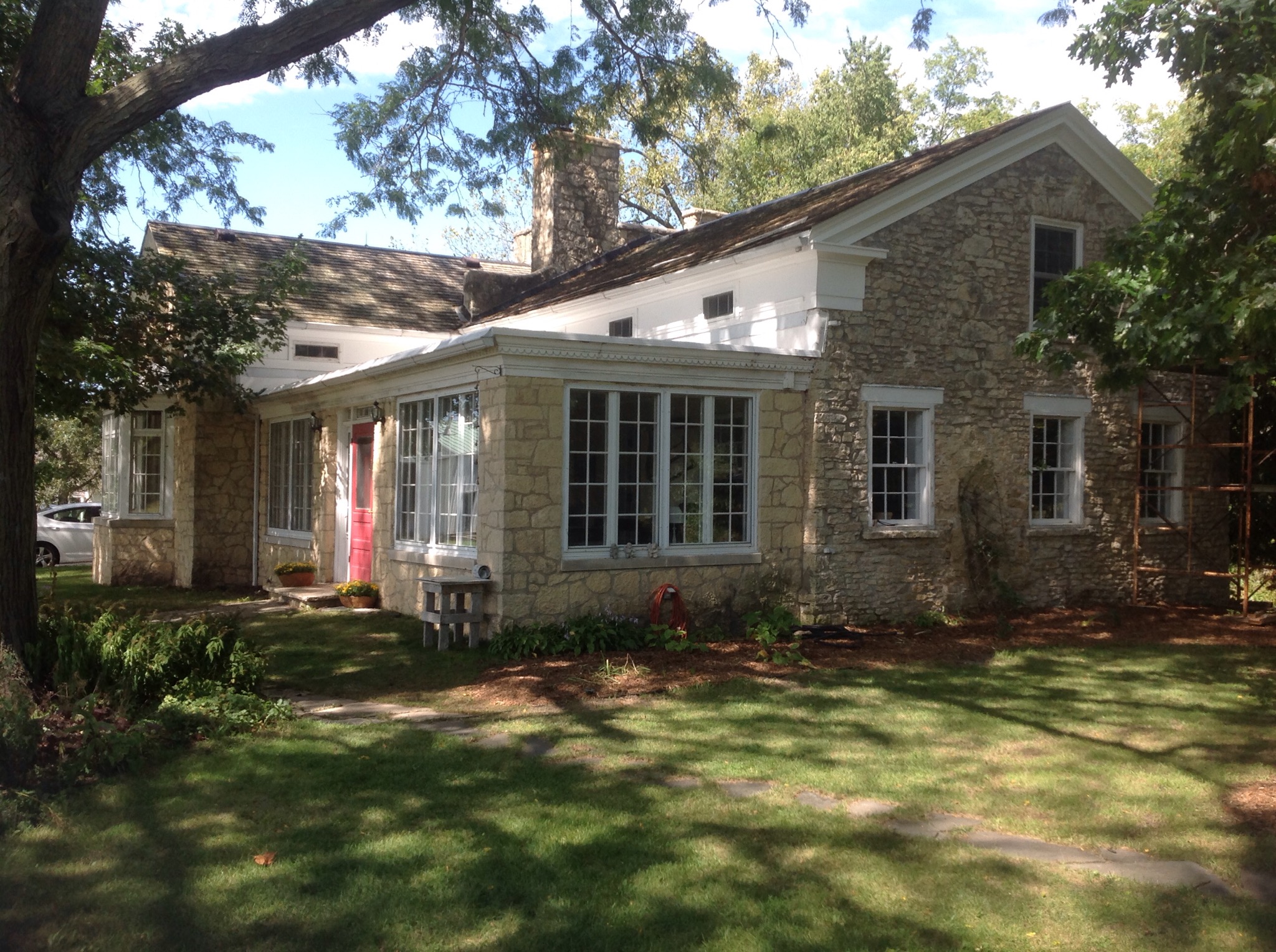 Historic limestone farmhouse, nature preserve. Farm stays for Rent in