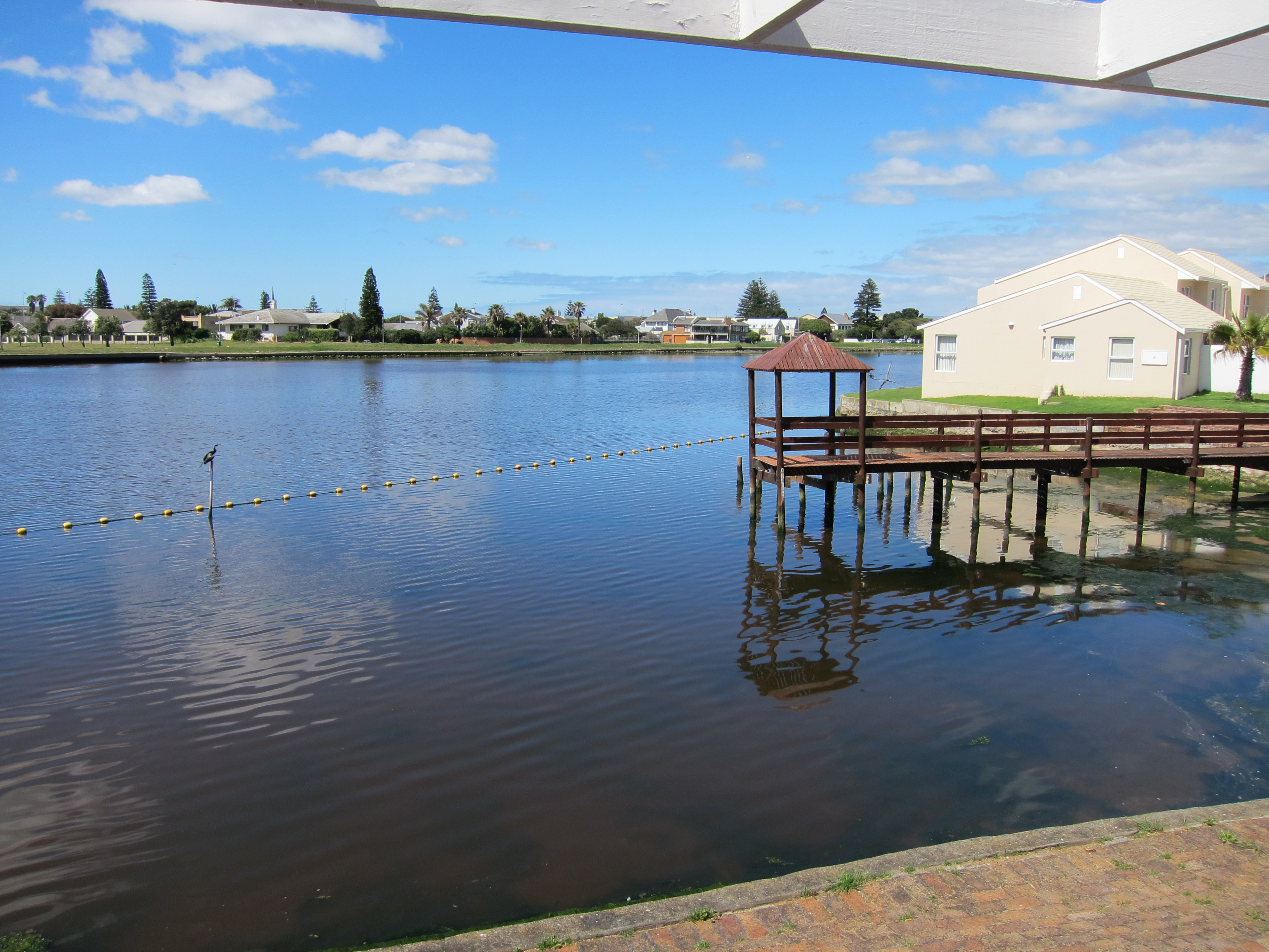 Woodbridge Island Townhouse in private estate. in Ward 55, Cape Town