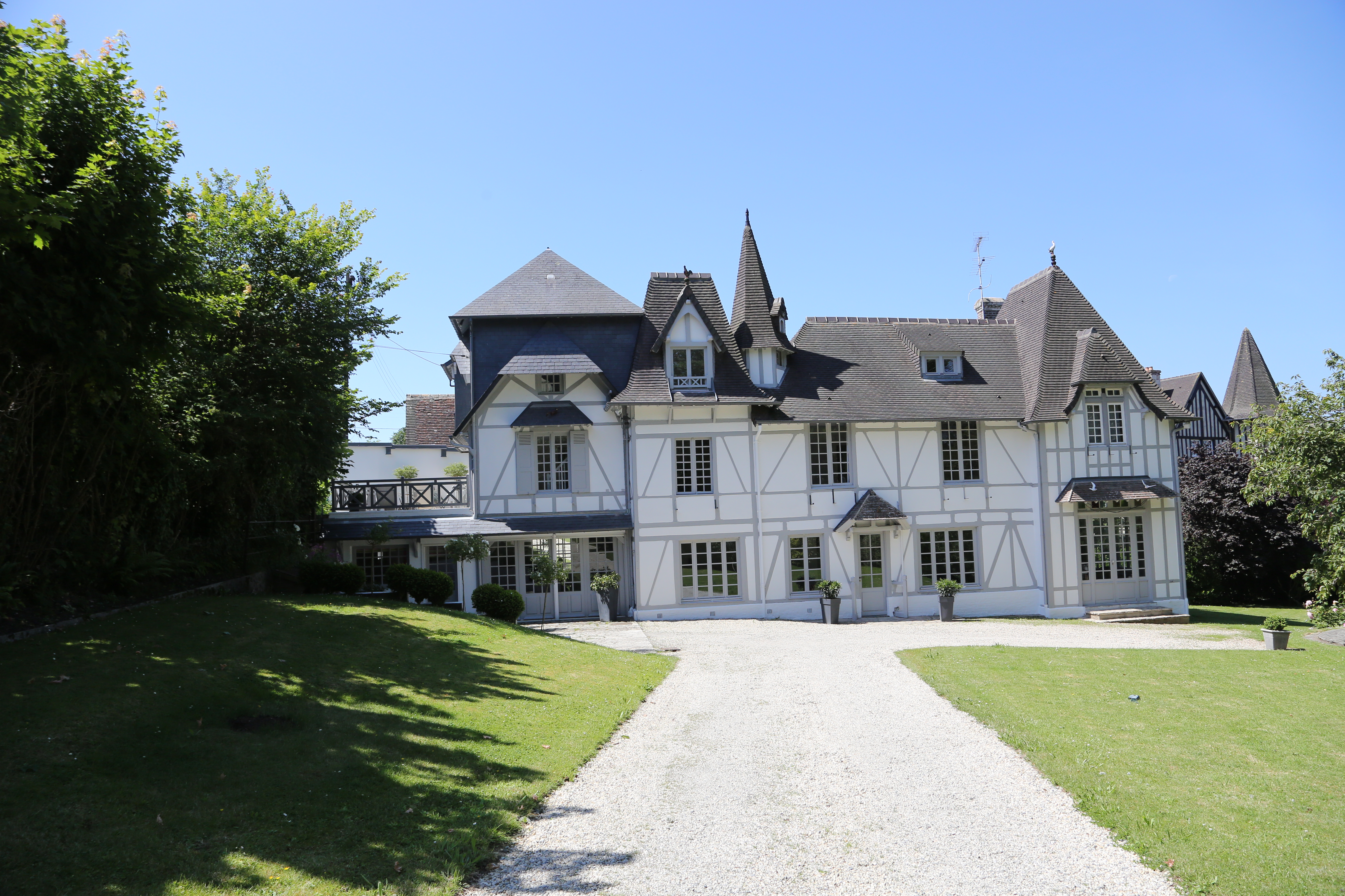 Manoir de l 'Ermitage, Trouville, 5mn from the beach - Villas for Rent in  Trouville-sur-Mer, Normandie, France - Airbnb