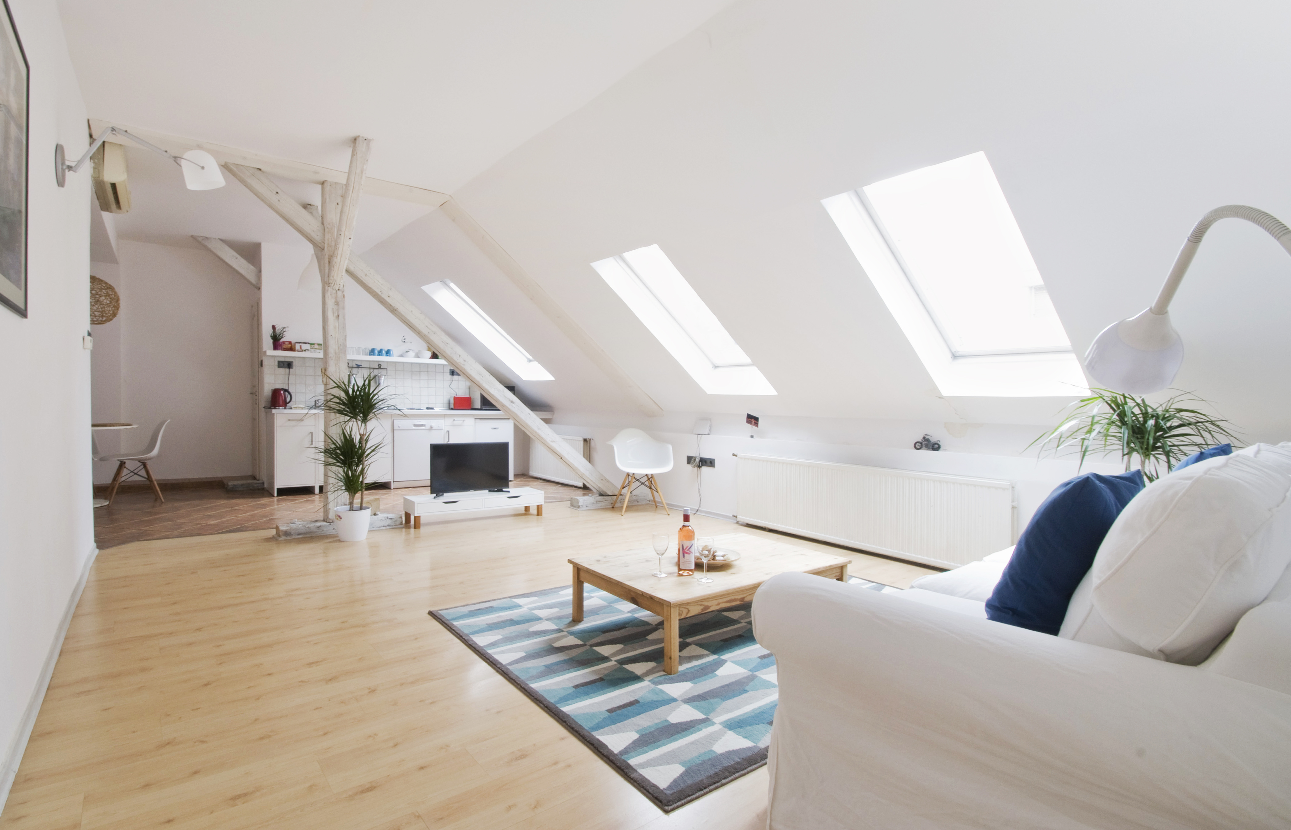 Bright Loft next to the ruin pubs