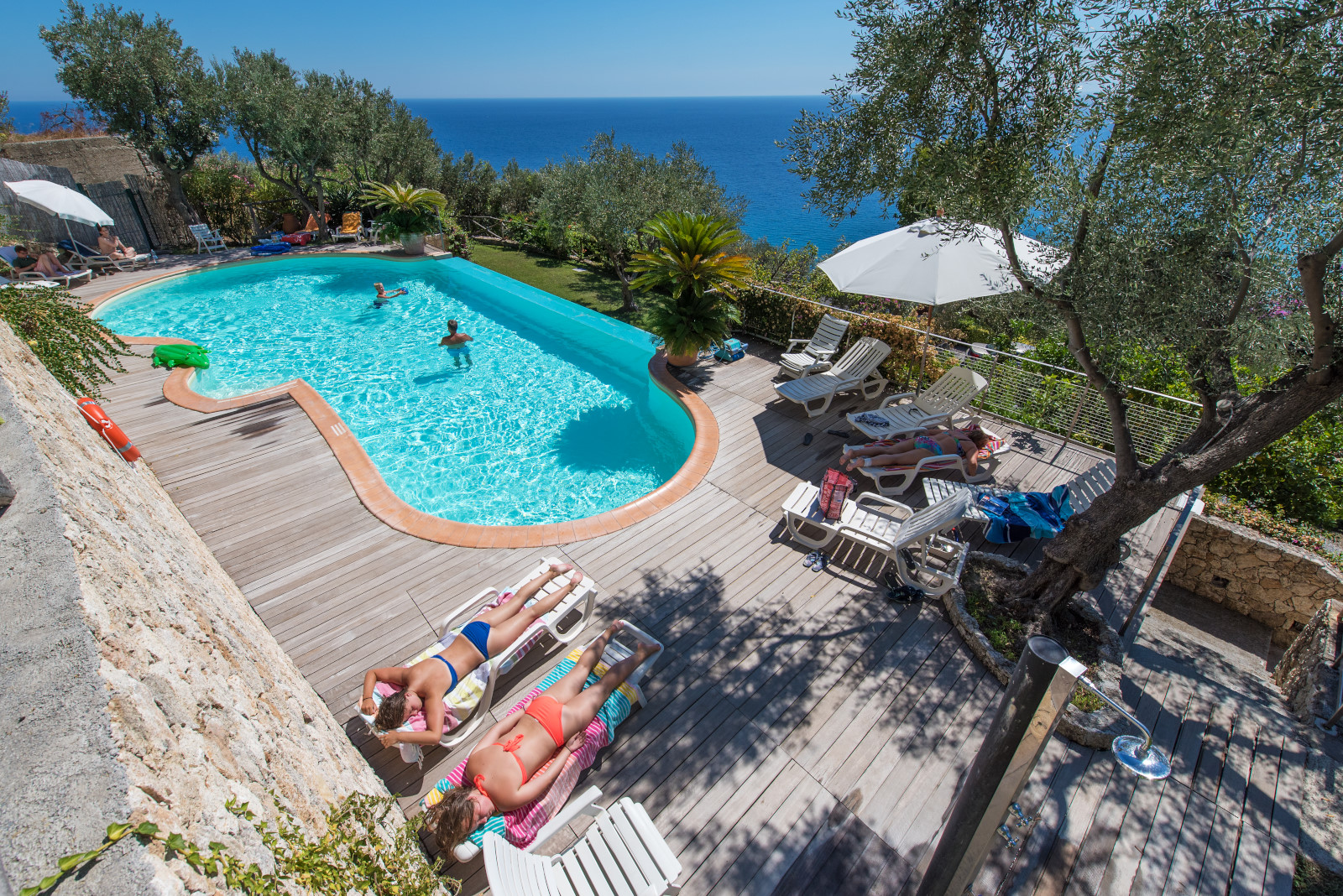 Flat in Villa with Pool (App.2) case in affitto a Finale Ligure