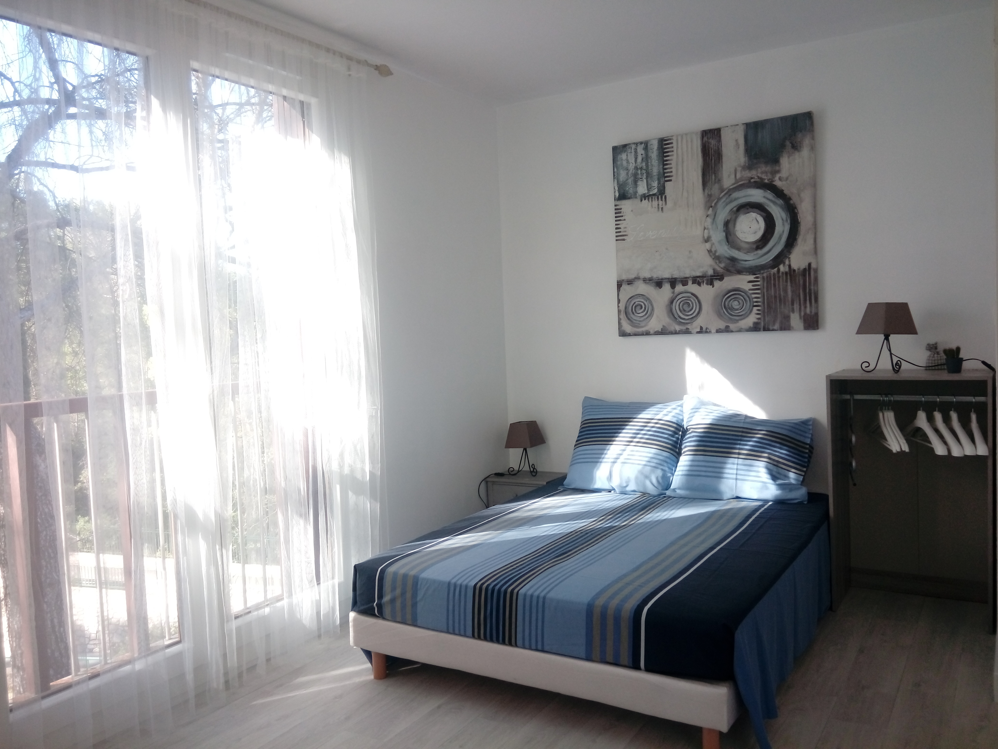 Air-conditioned studio facing the Fully Equipped Baths
