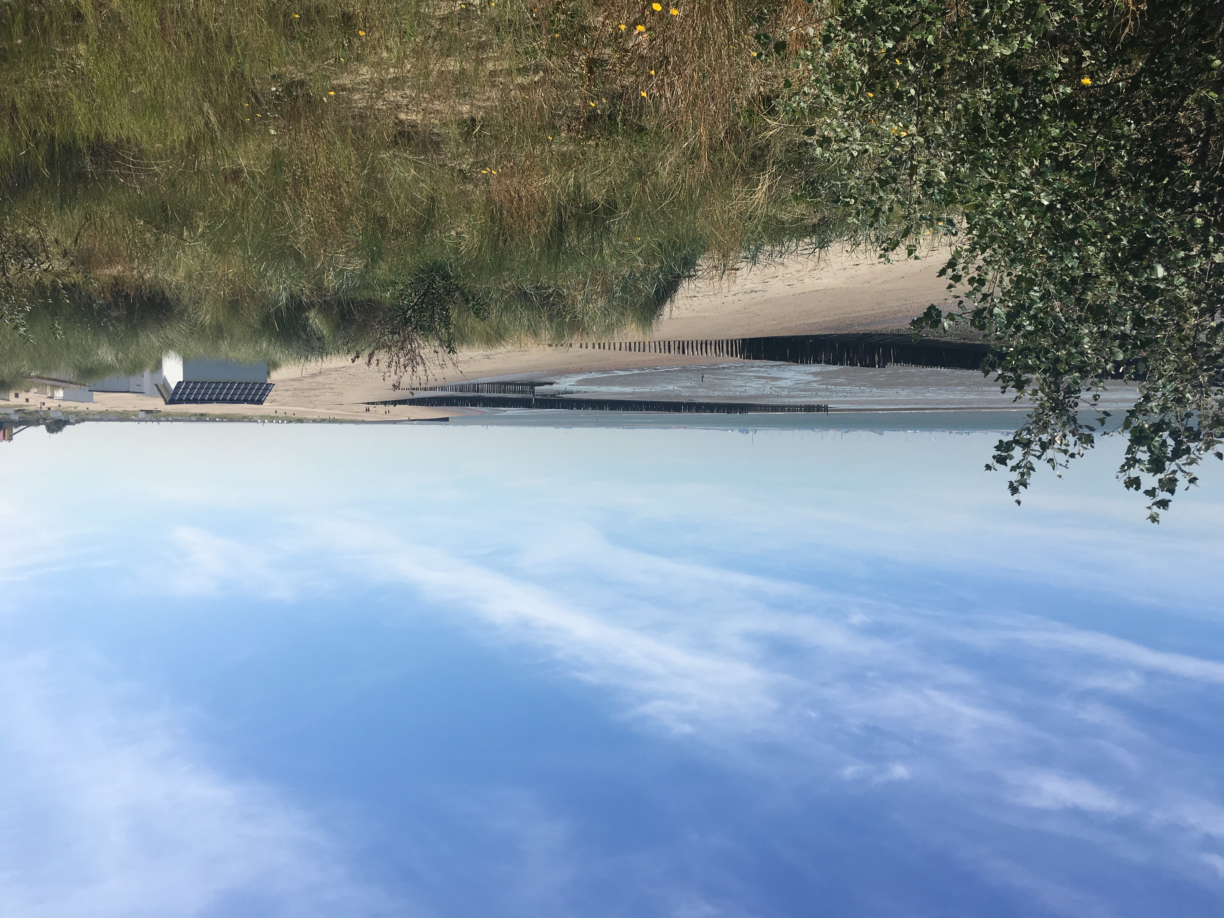 Cottage between beach and restaurant