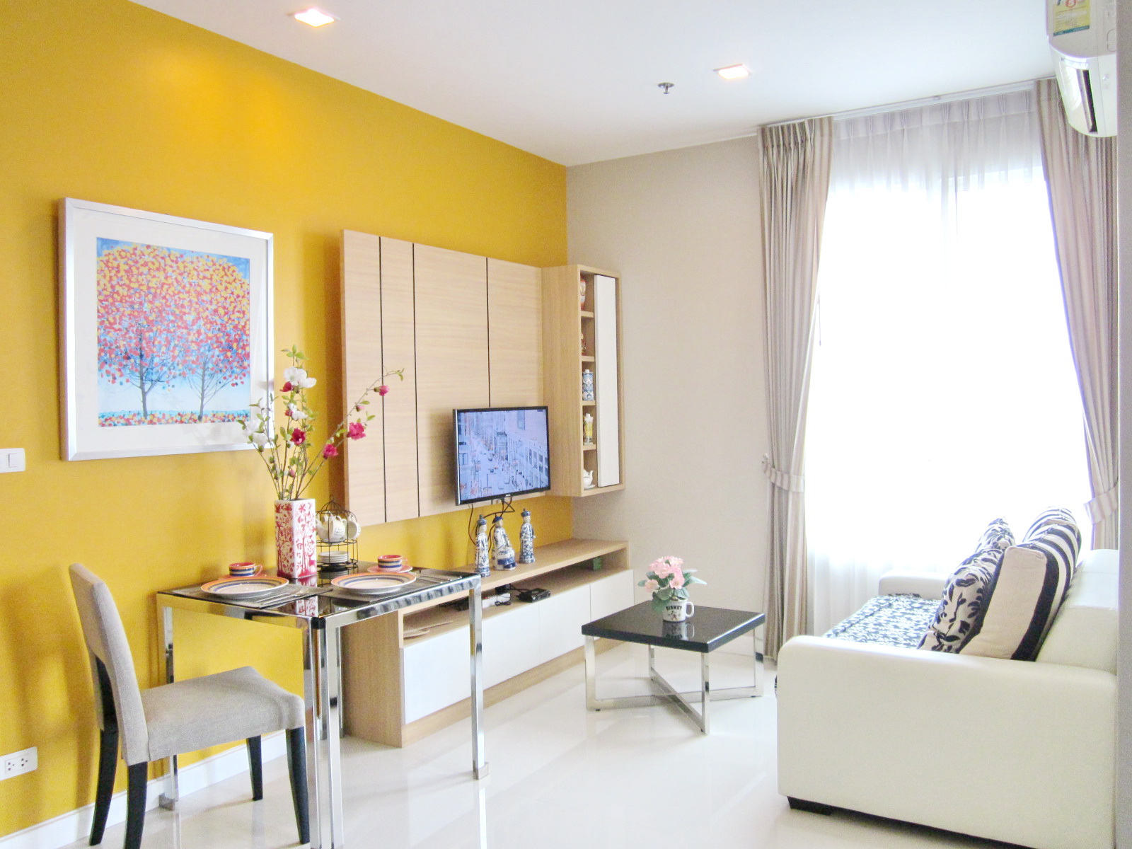Executive Accommodation Pool Gym WiFI, Near BTS