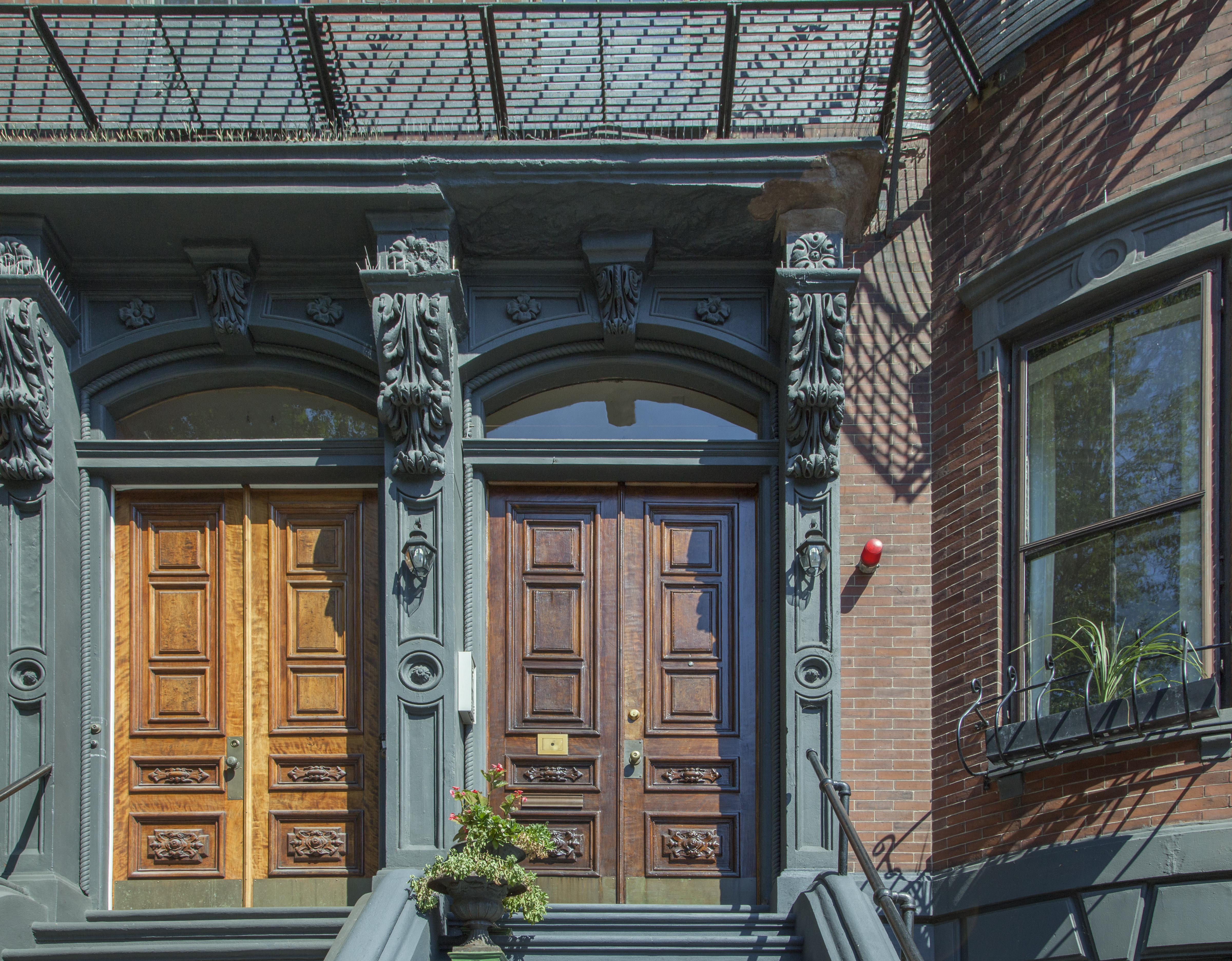 Beautiful brown stone in South End in South End, Boston