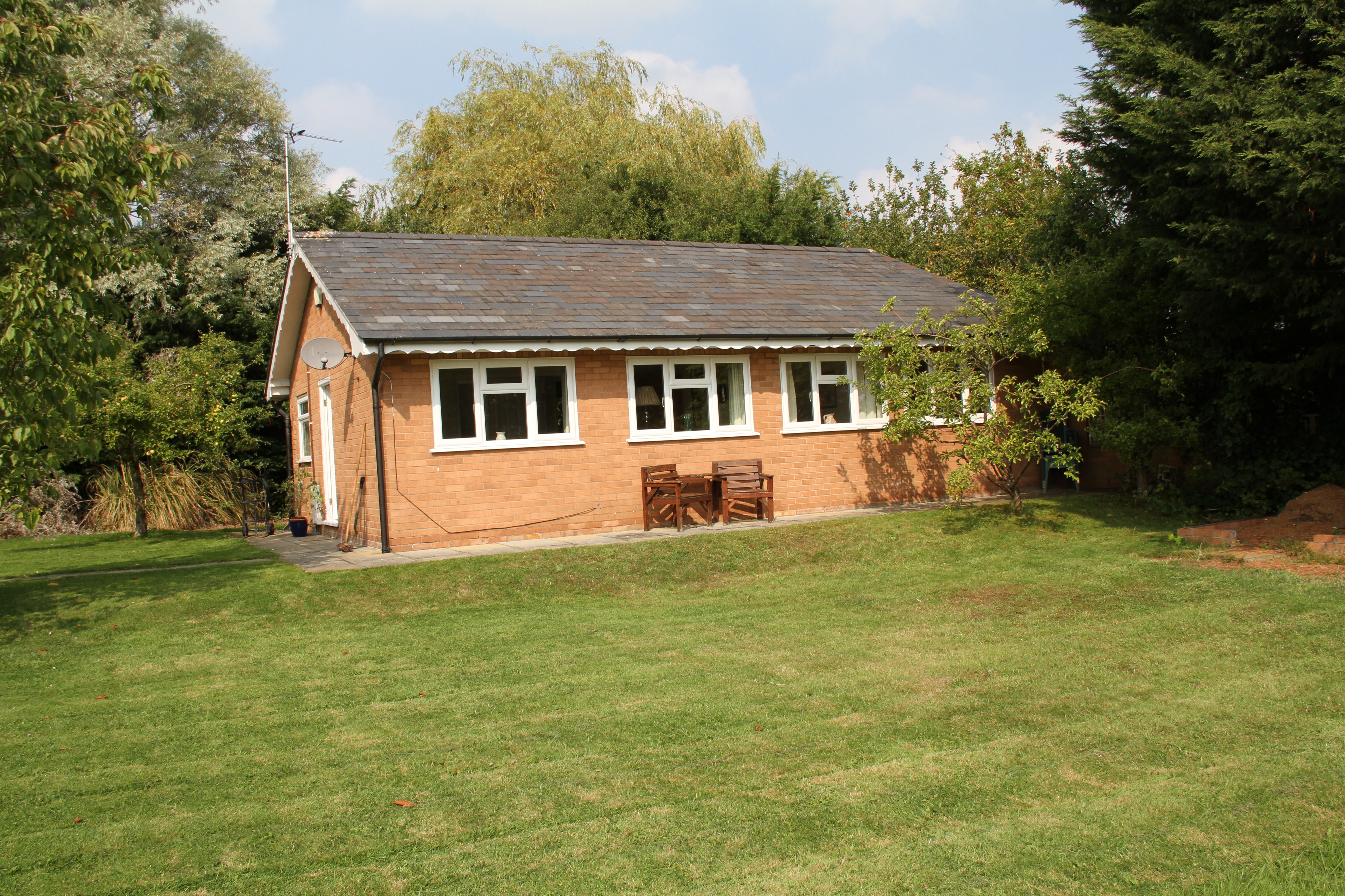 Detached bungalow on the outskirts of Chester
