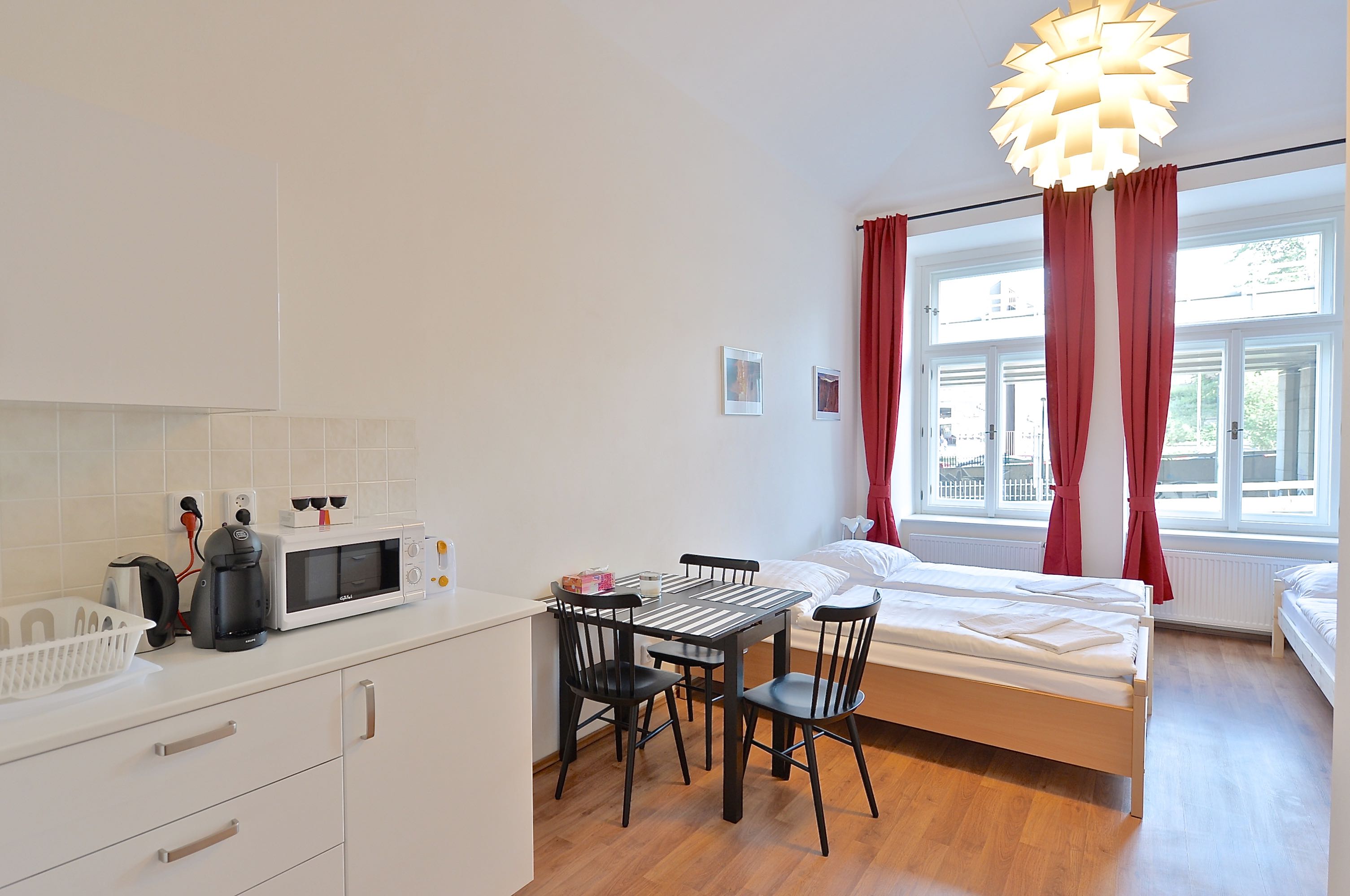 5) flexible beds / kitchenette / bathroom