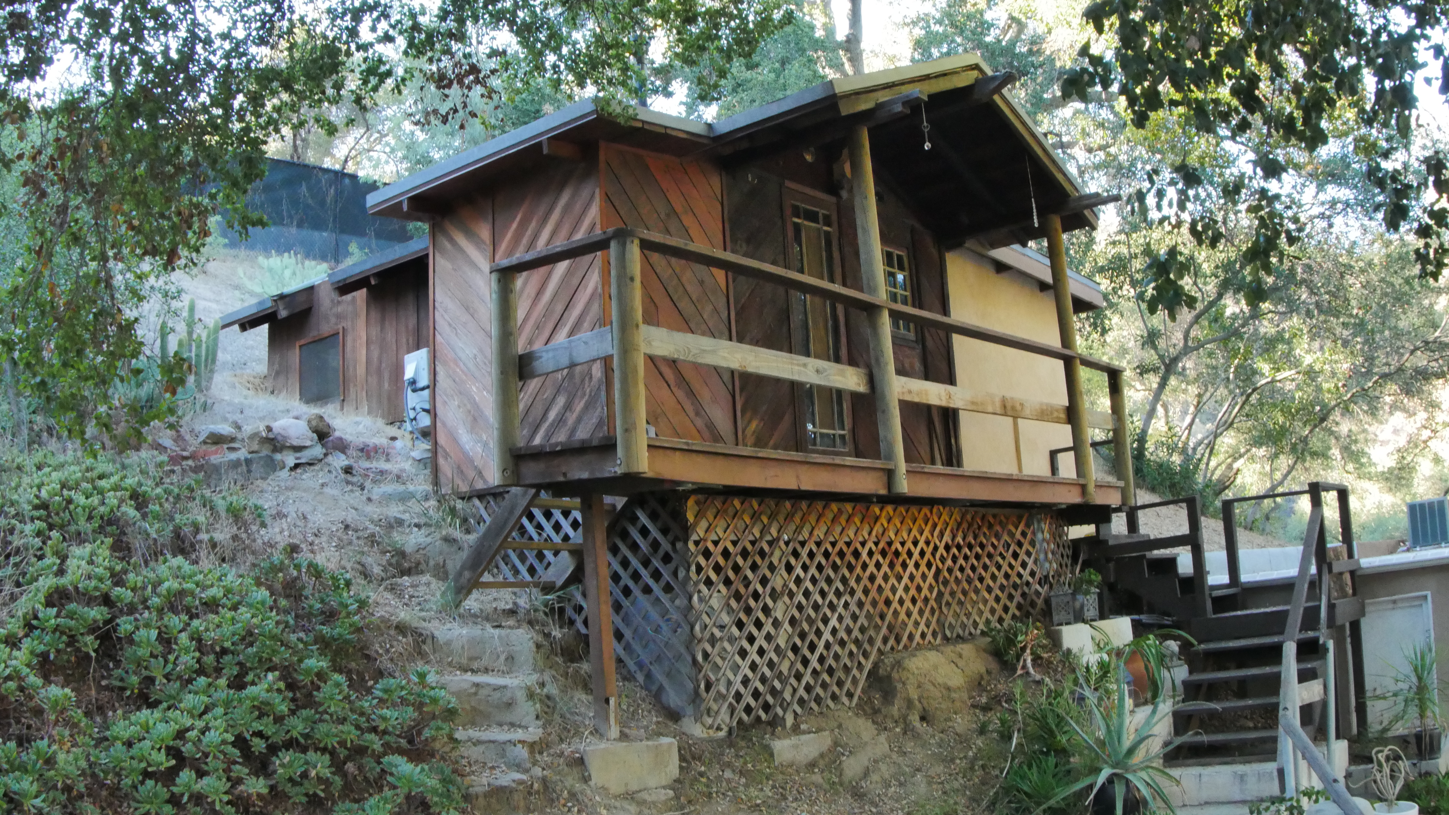 Artist's Cabin, peaceful, quiet, w/ Wi-Fi & trails