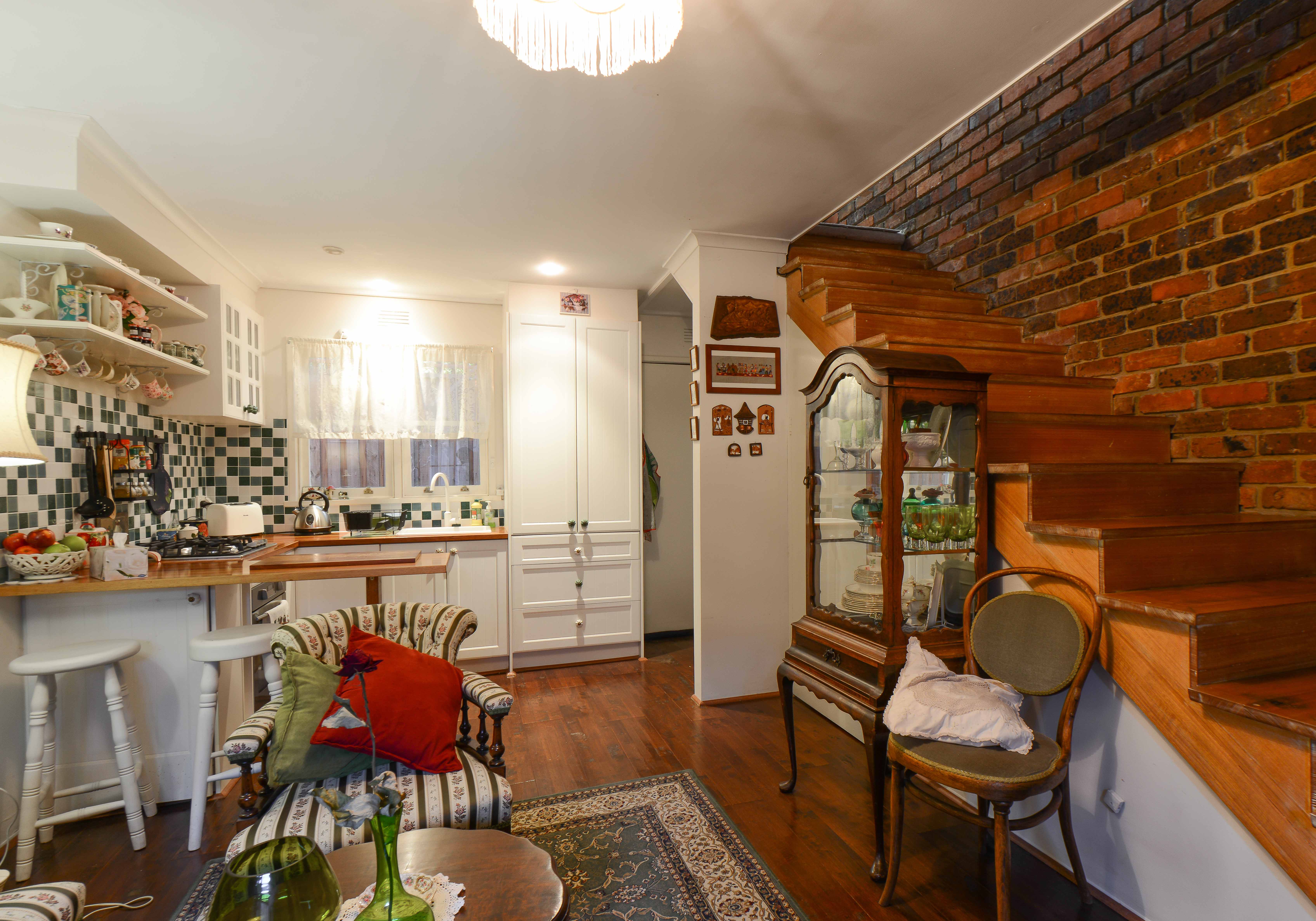 Characterful one bedroom townhouse