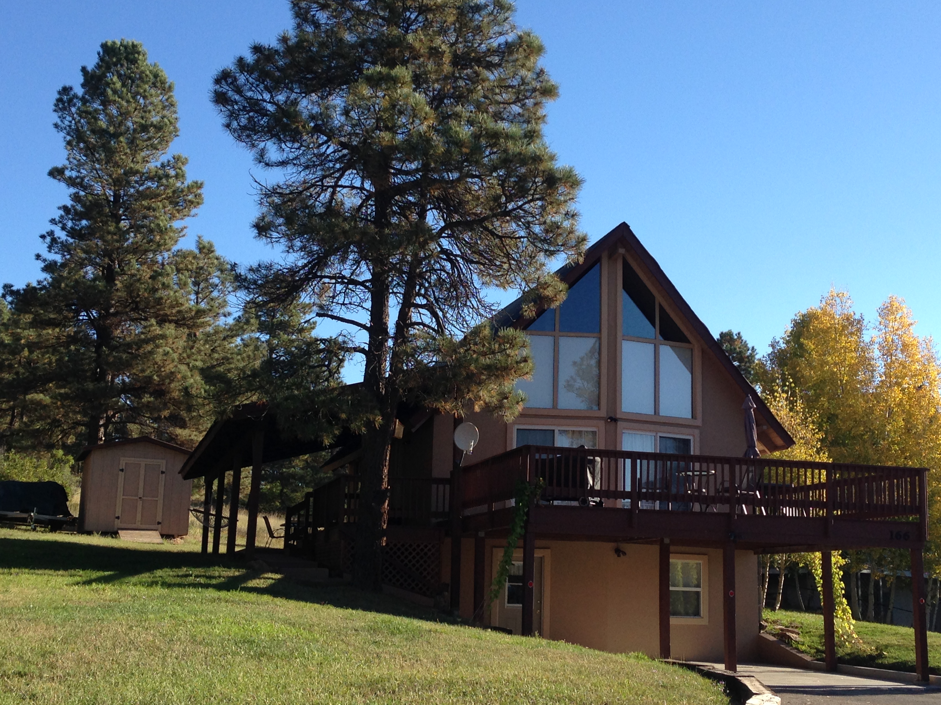 Restful Retreat, the Holiday House   (4bd/3ba)