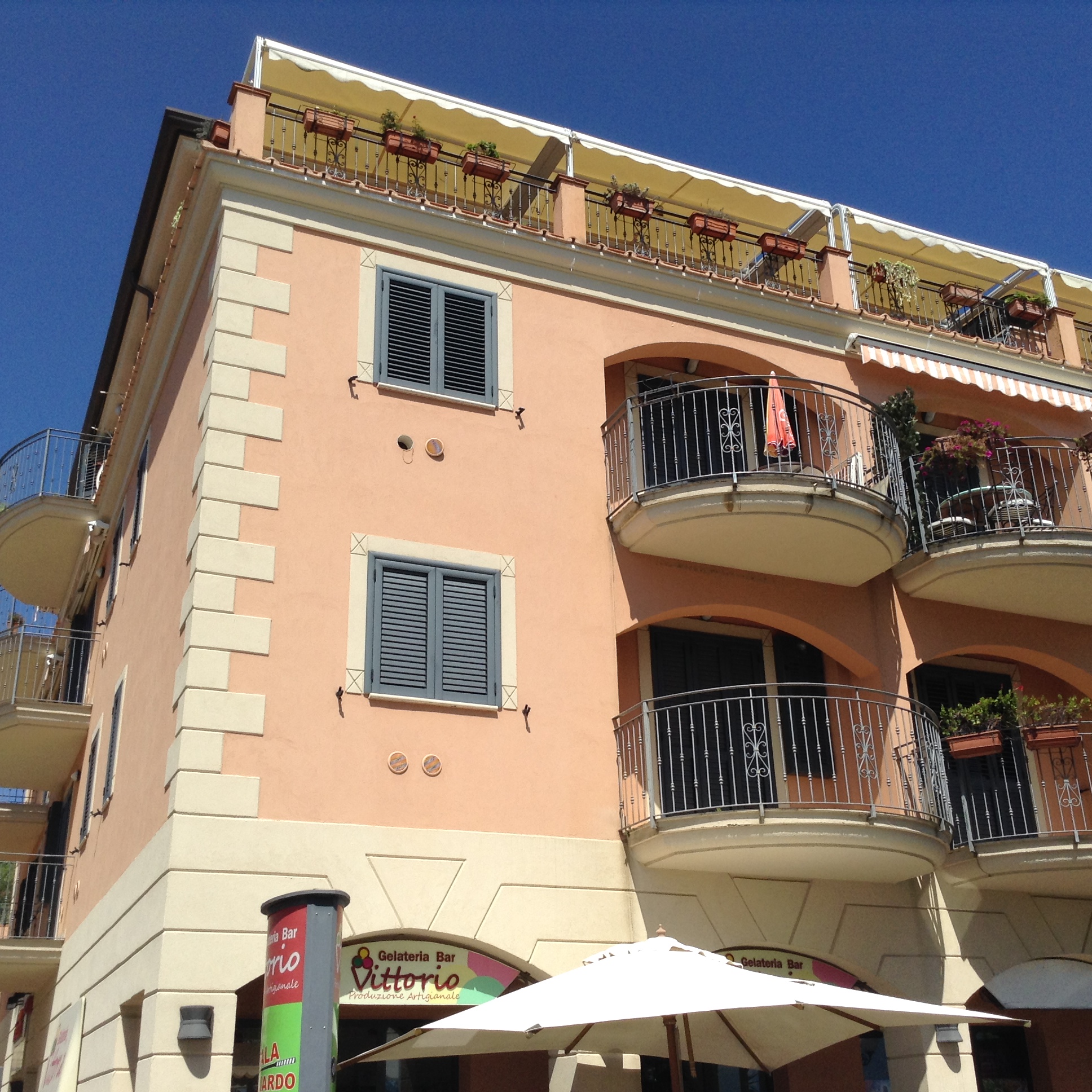 Sea Front House / La Casa sul Porto