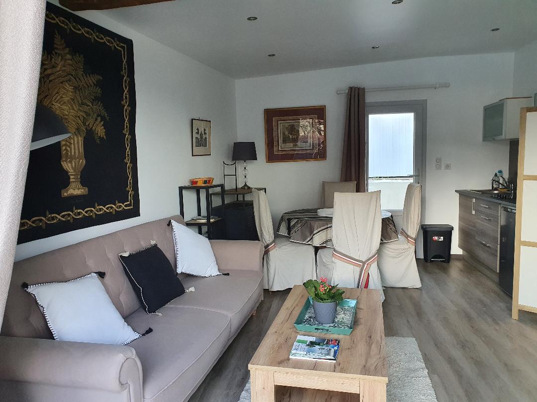 Nice 2 rooms 200 m from the lake and shops