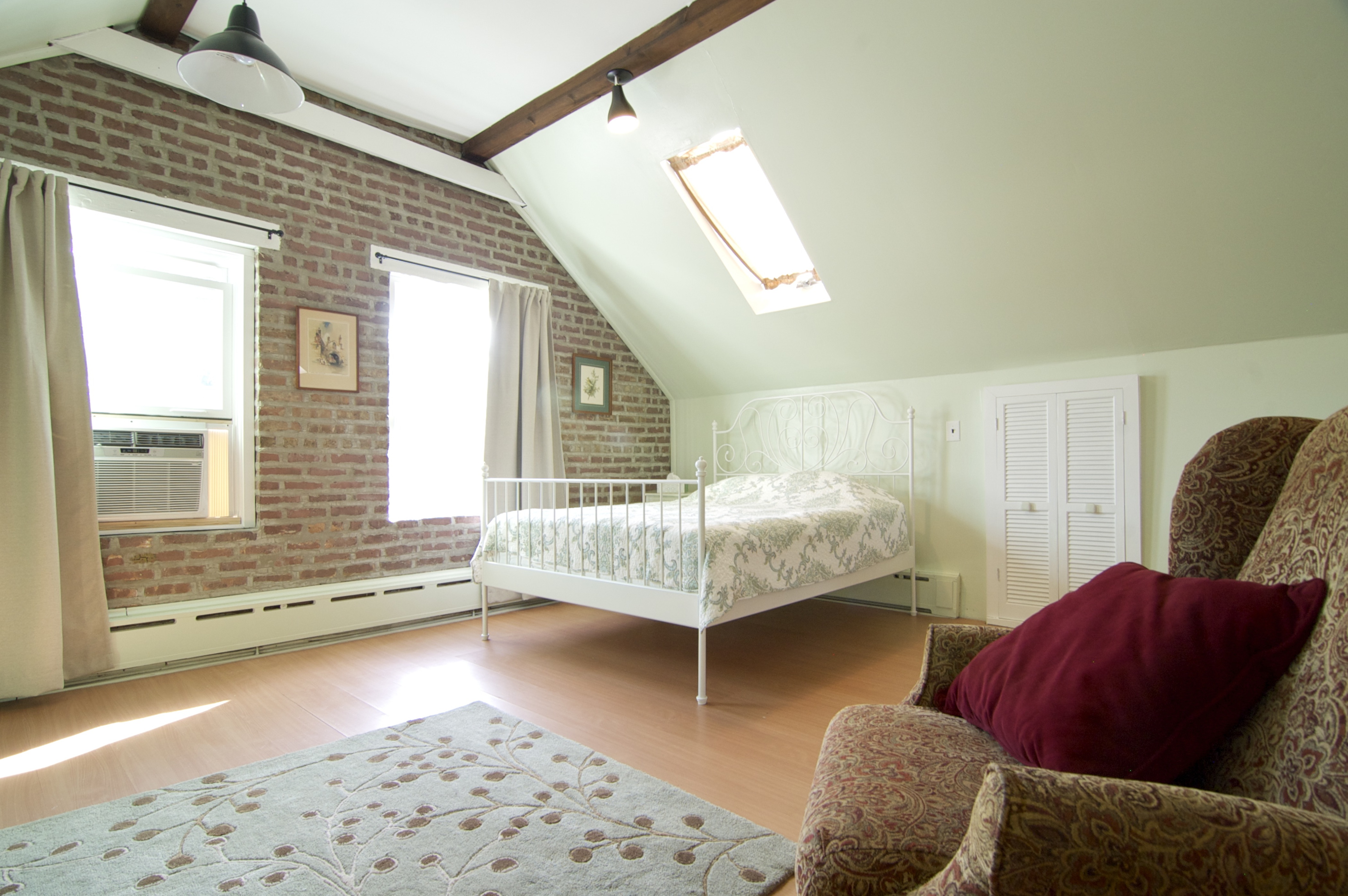 Cozy Coach House in Edgewater, Chicago