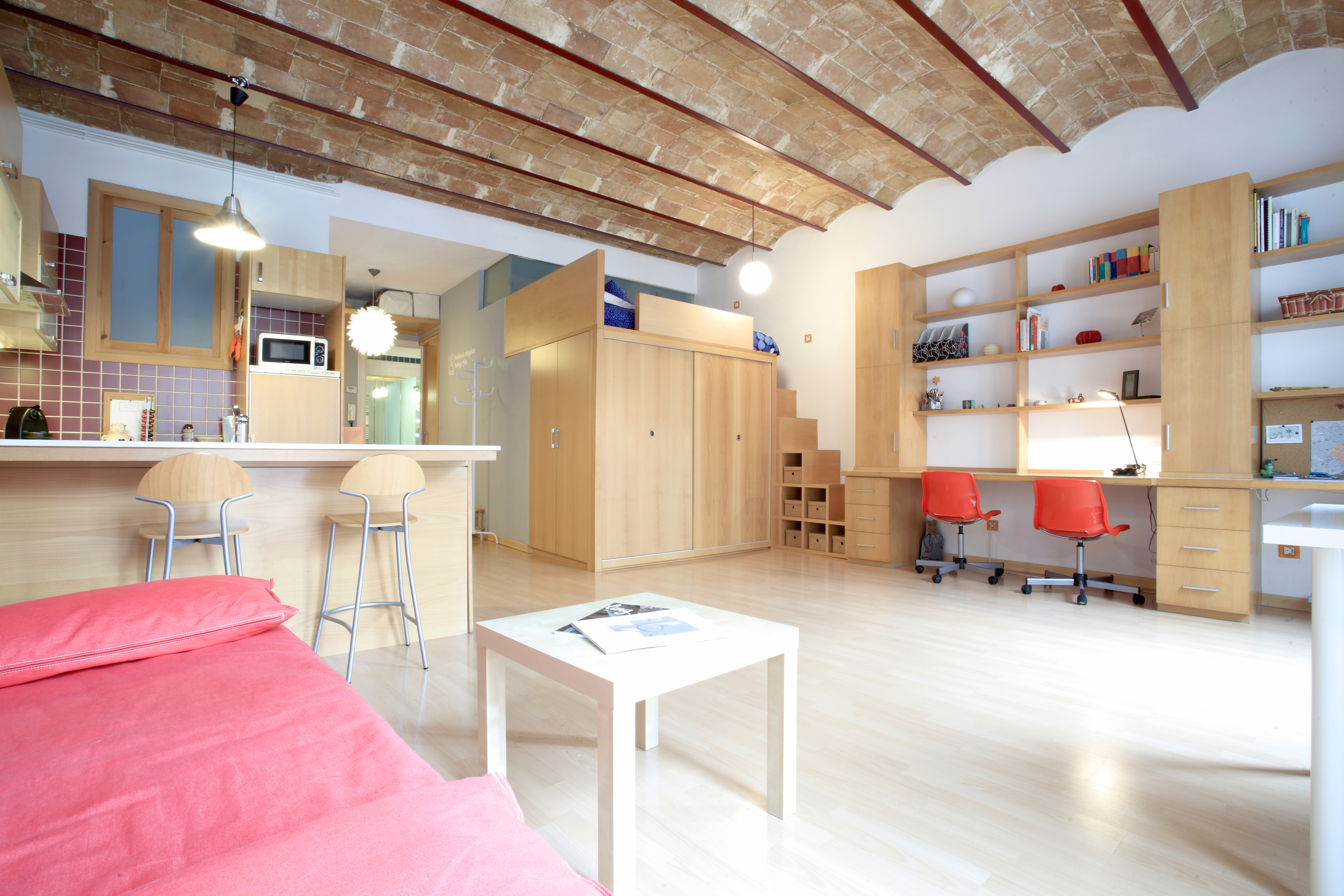 Cozy apartment perfect situation - metro & WIFI
