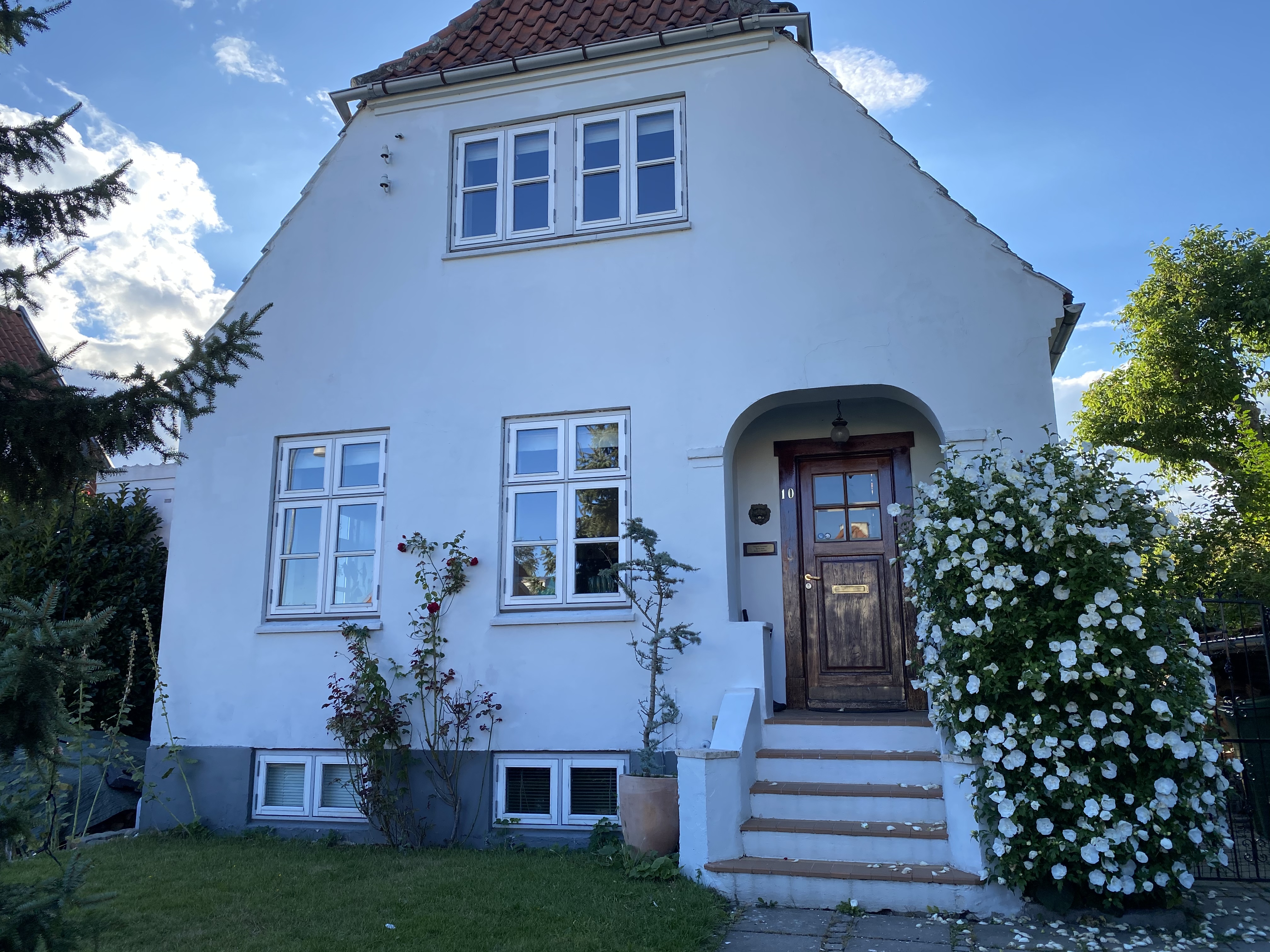 Room w. private entrance & toilet. 25min to CPH.