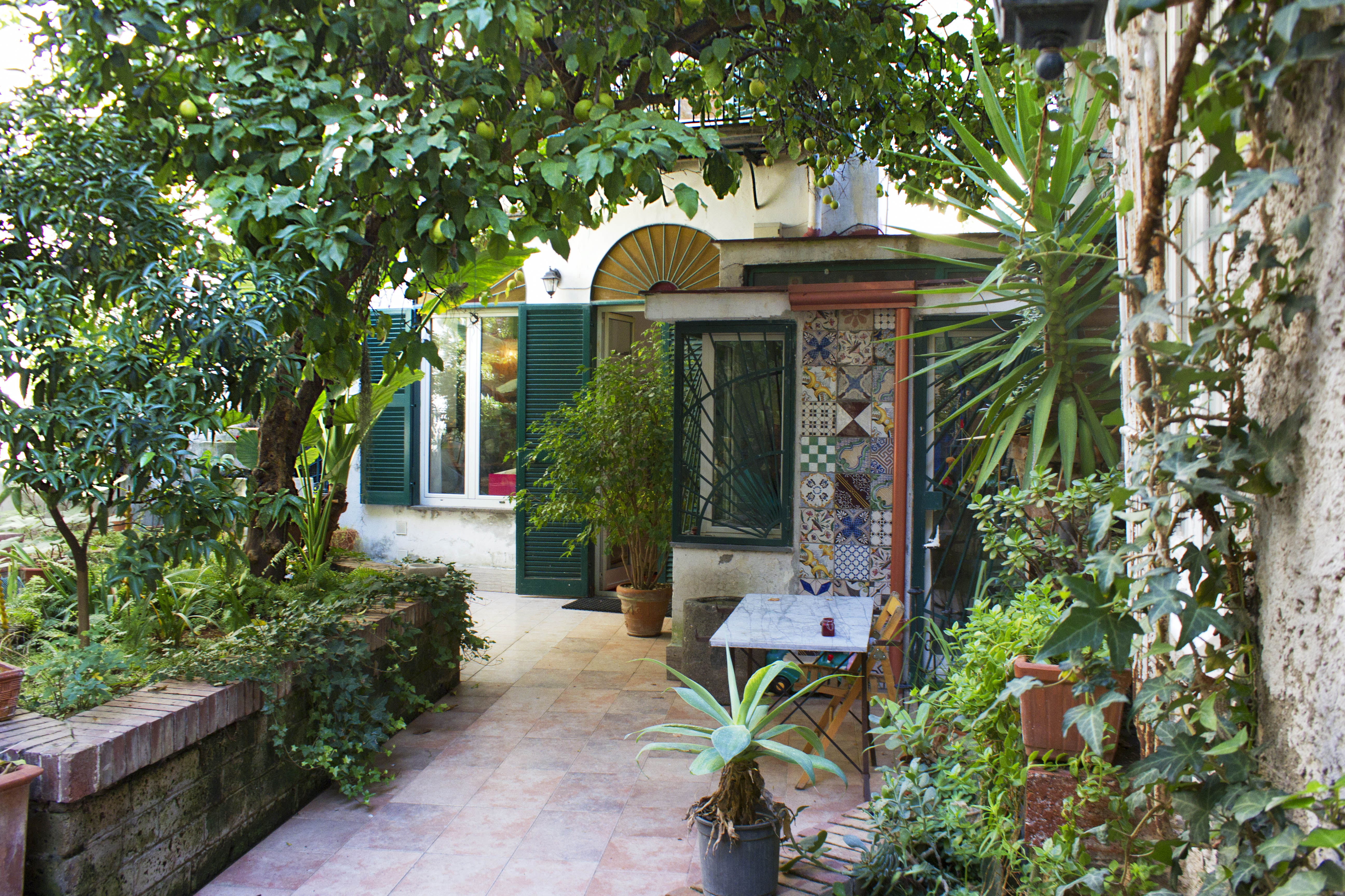 la casa di Claudia in Avvocata, Naples