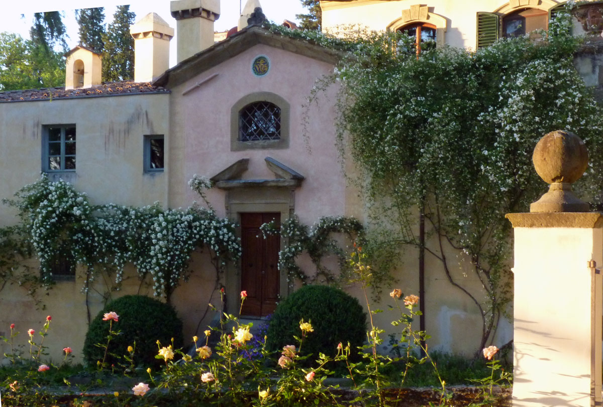 Residenza Strozzi the Chapel:pool, garden, parking in Campo di Marte, Florence