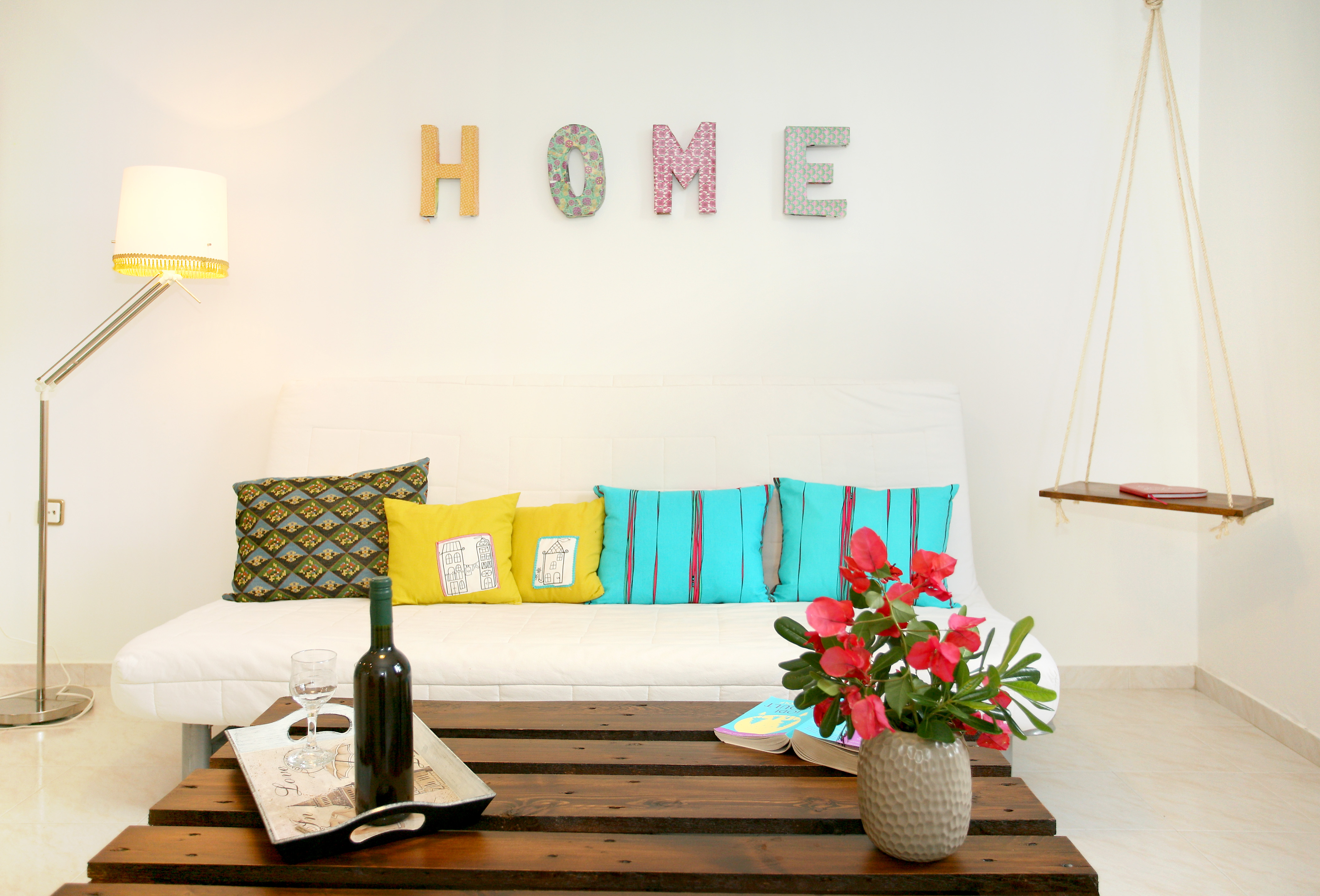 Stylish house 2 min walking from the sandy beach! in Χανίων, Crete