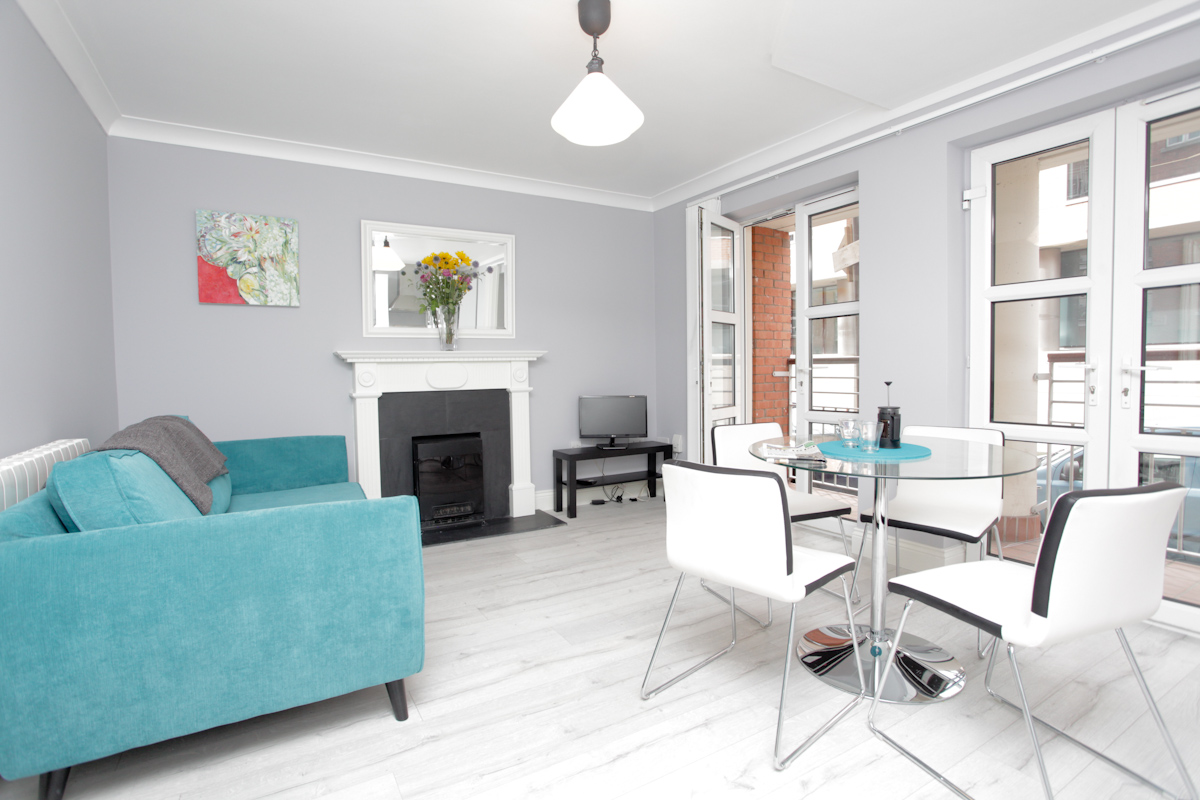 Modern 2 Beds Apt Near the Convention Centre