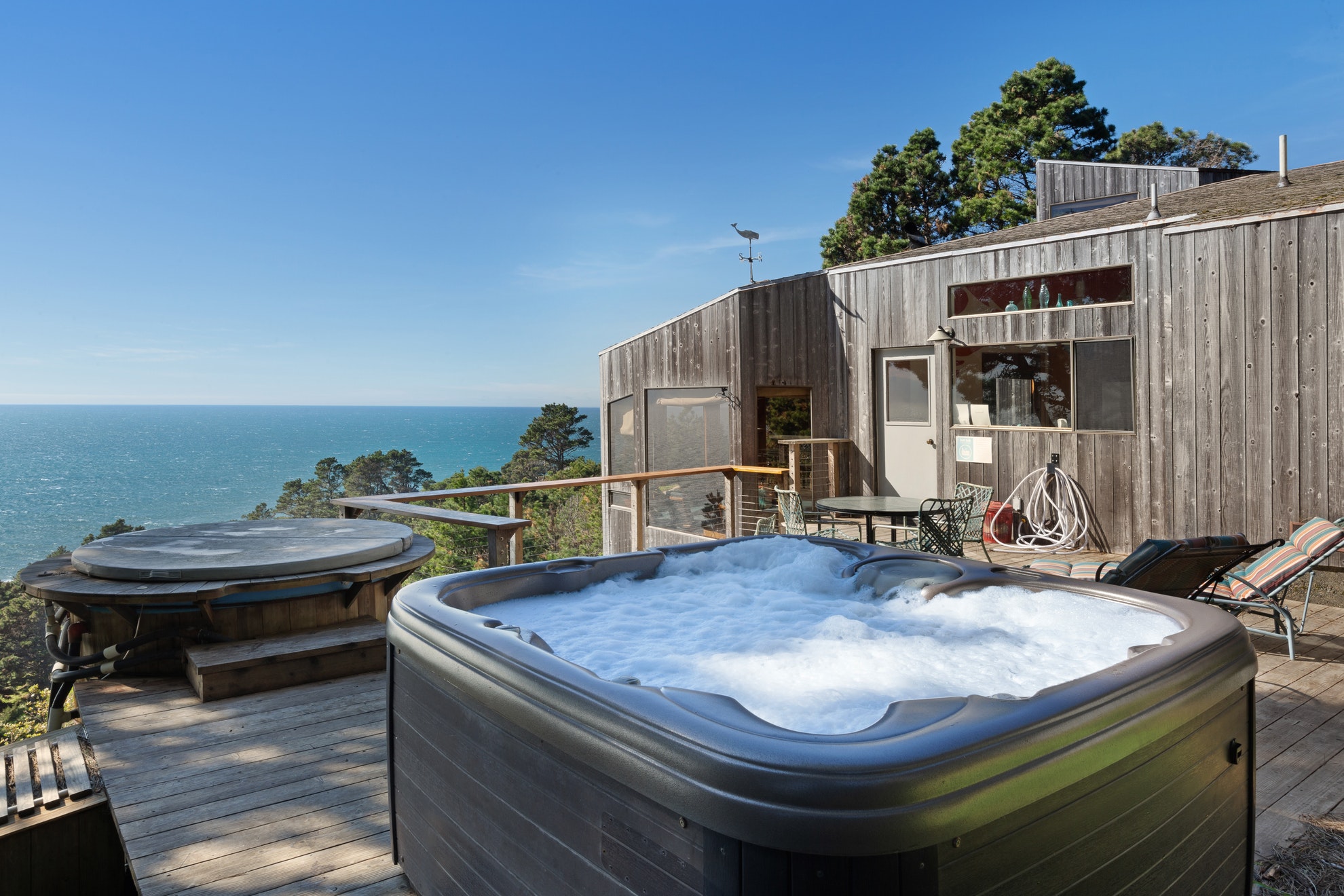 dog friendly accommodation with enclosed garden by the sea