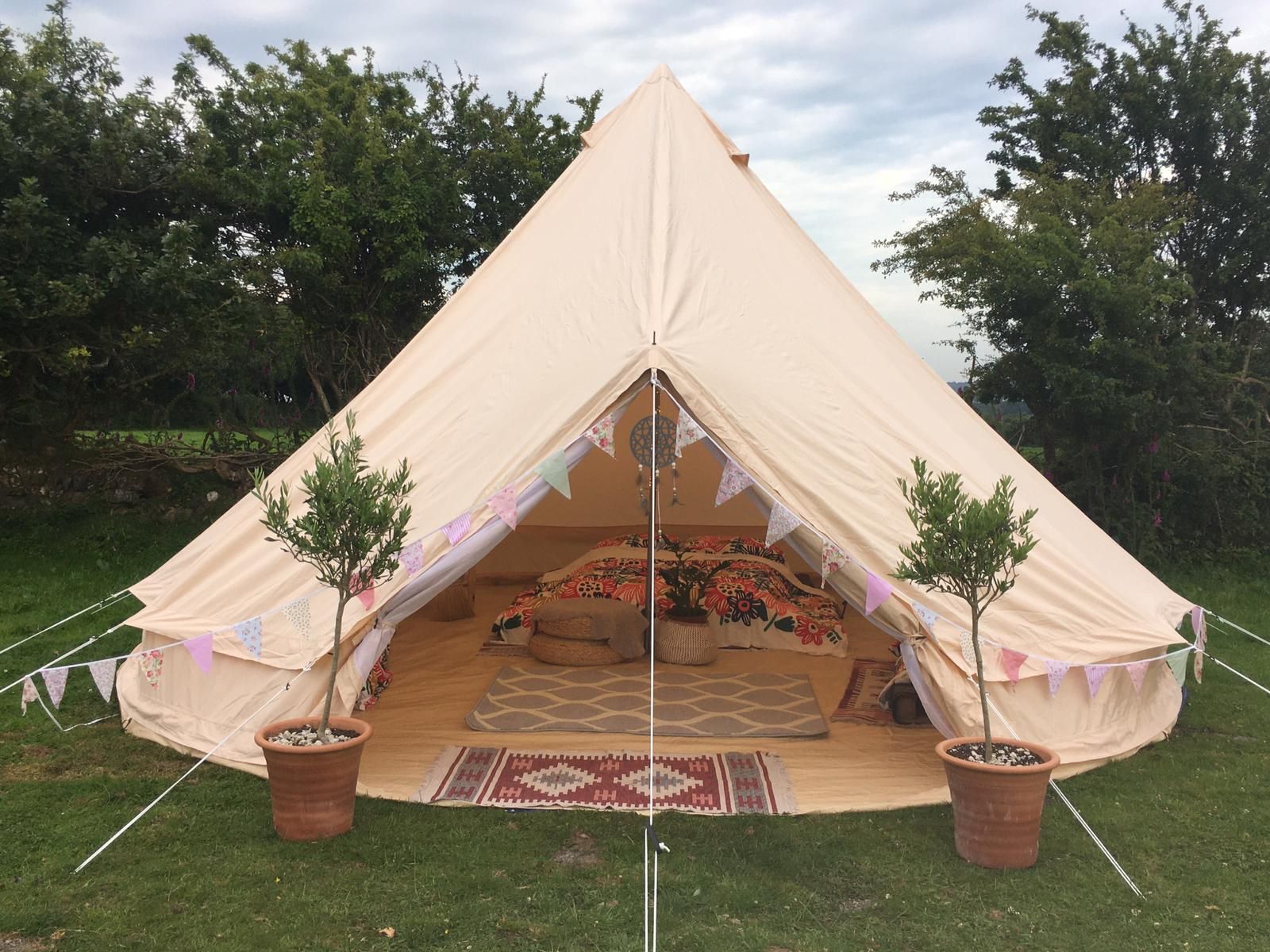 Bell Tent Rentals Near Me / Gallery Camp D Out - Very comfortable bed, i slept like a baby.
