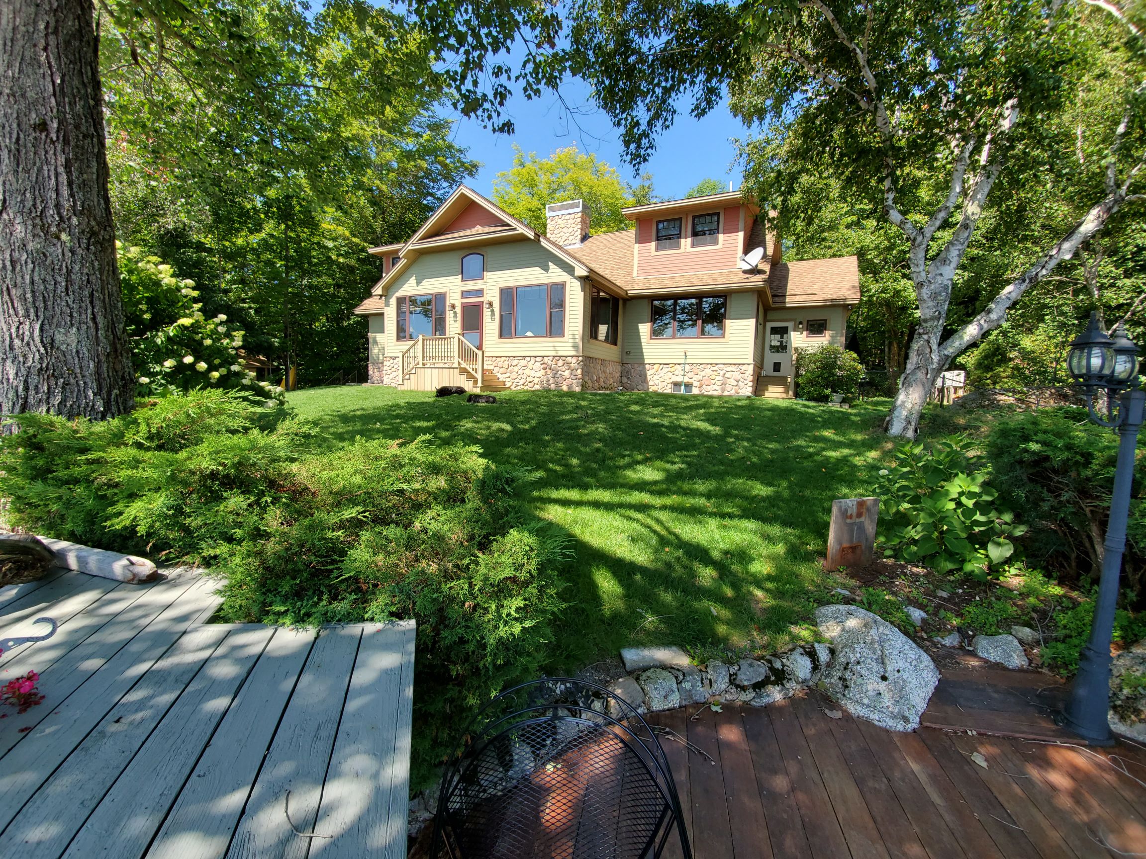 Very private cottage on pristine Green Lake, ME. Cottages for Rent in
