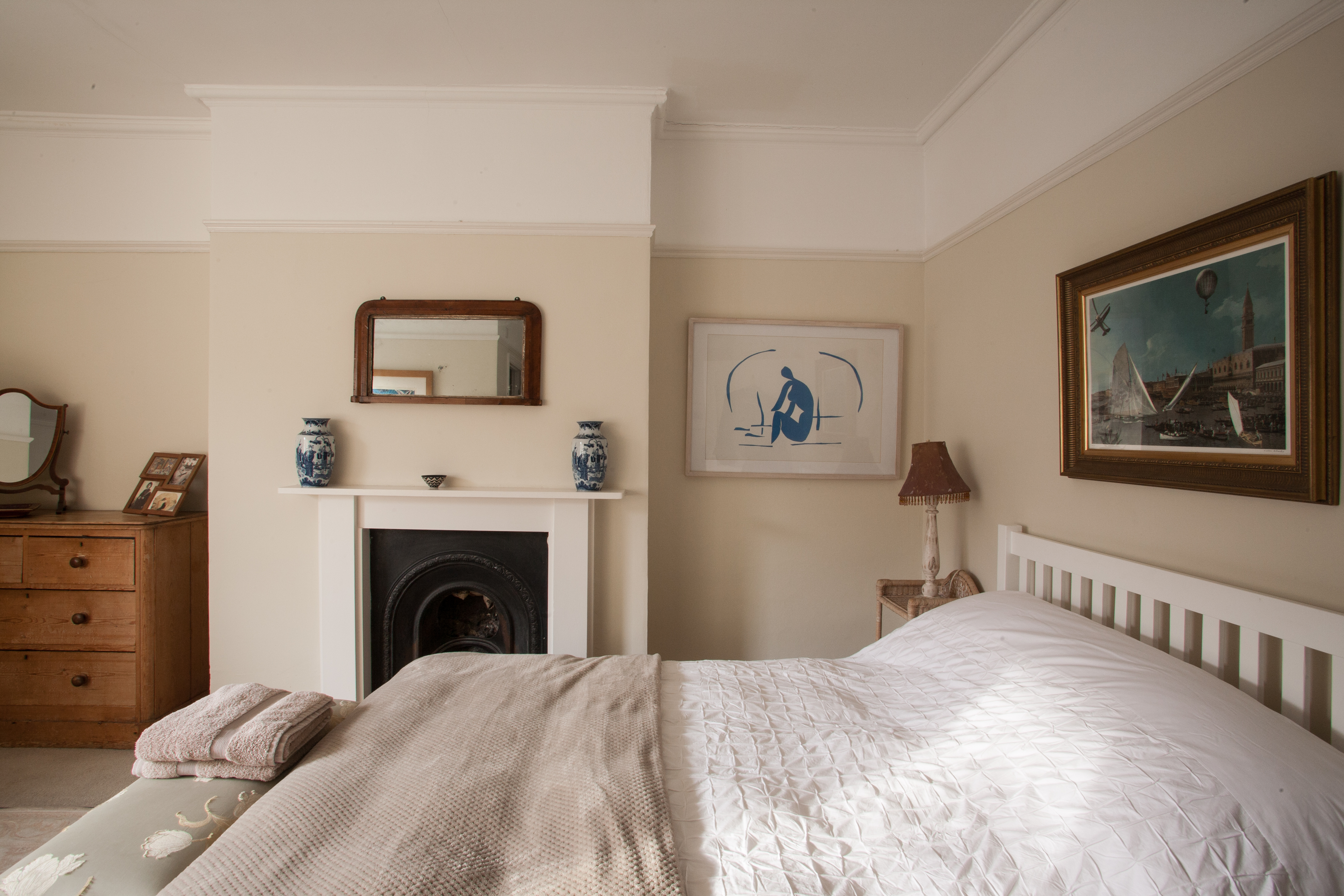 Beautiful large ensuite bedroom in central Bristol in Cotham, Bristol