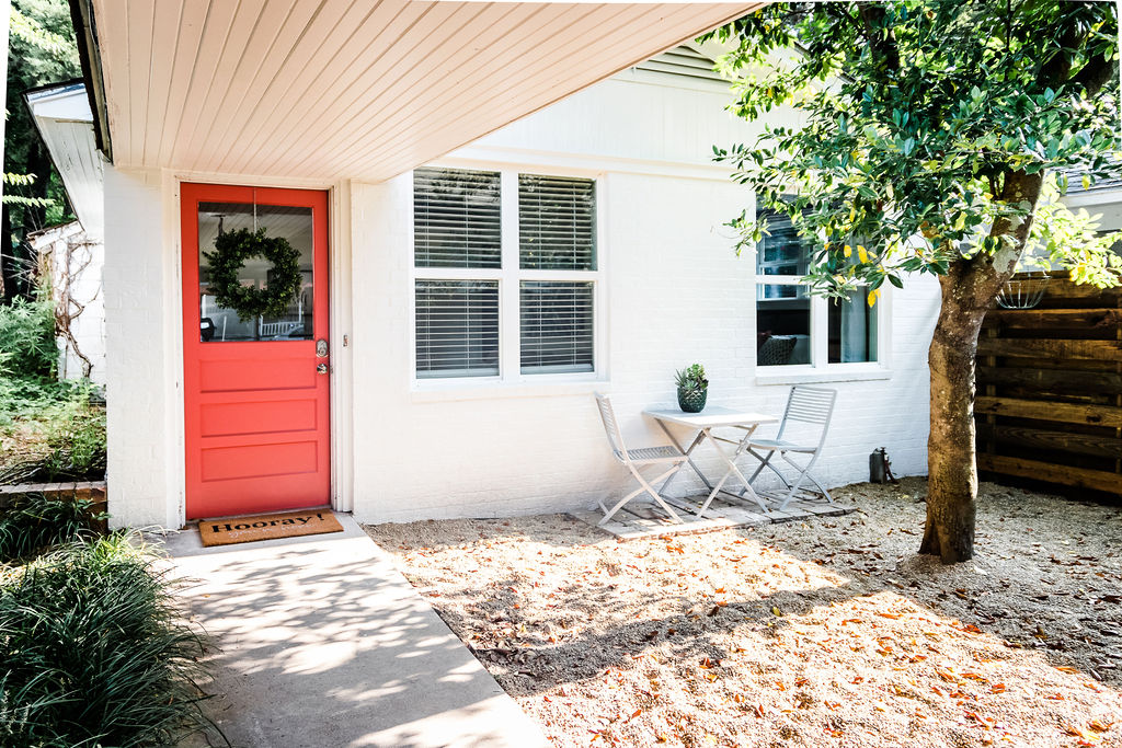 The Pine Cottage - walking distance to SFA campus