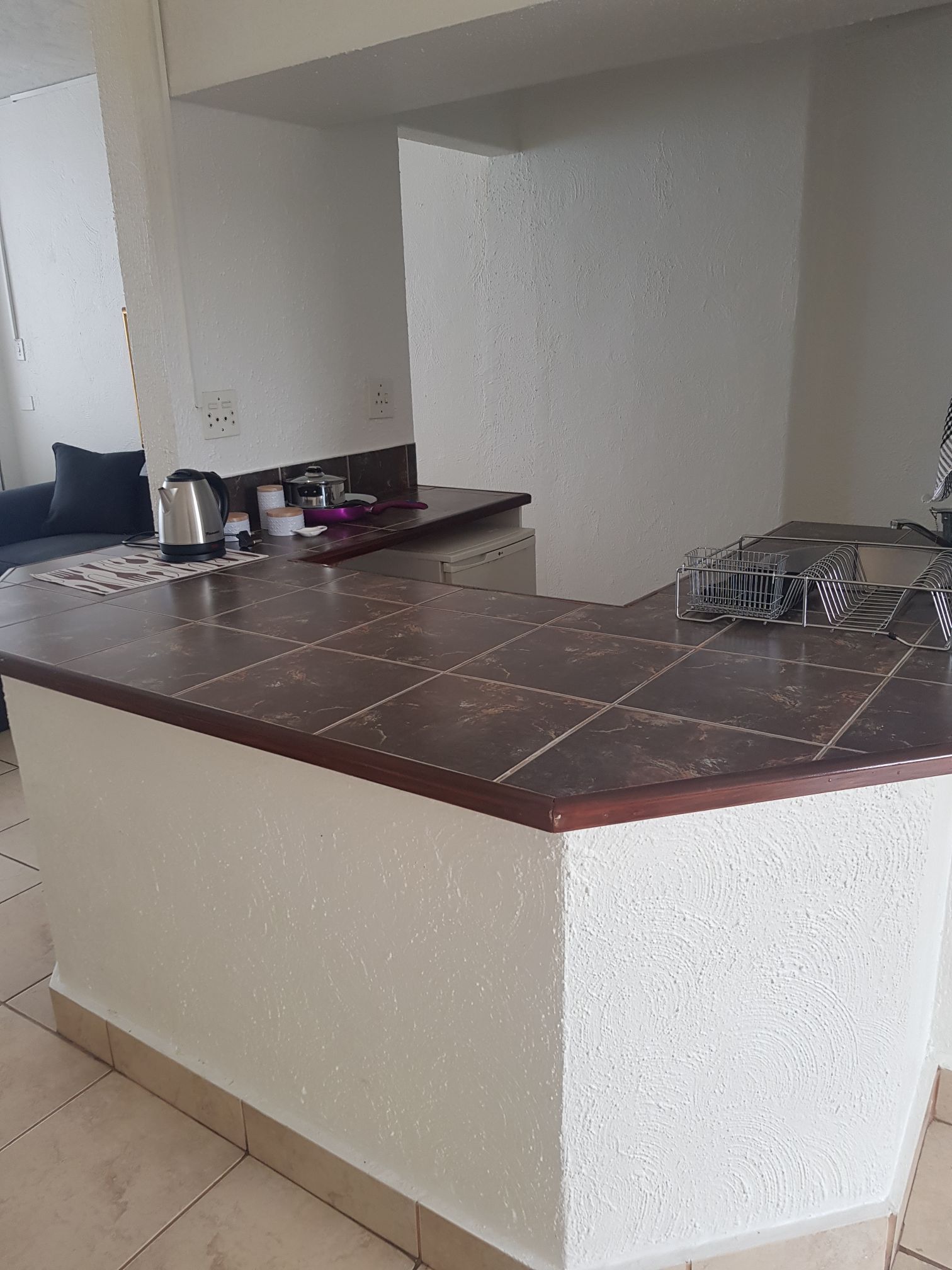 Inn & Out Sandton Park 4.6 kms from Sandton City Apartments for Rent