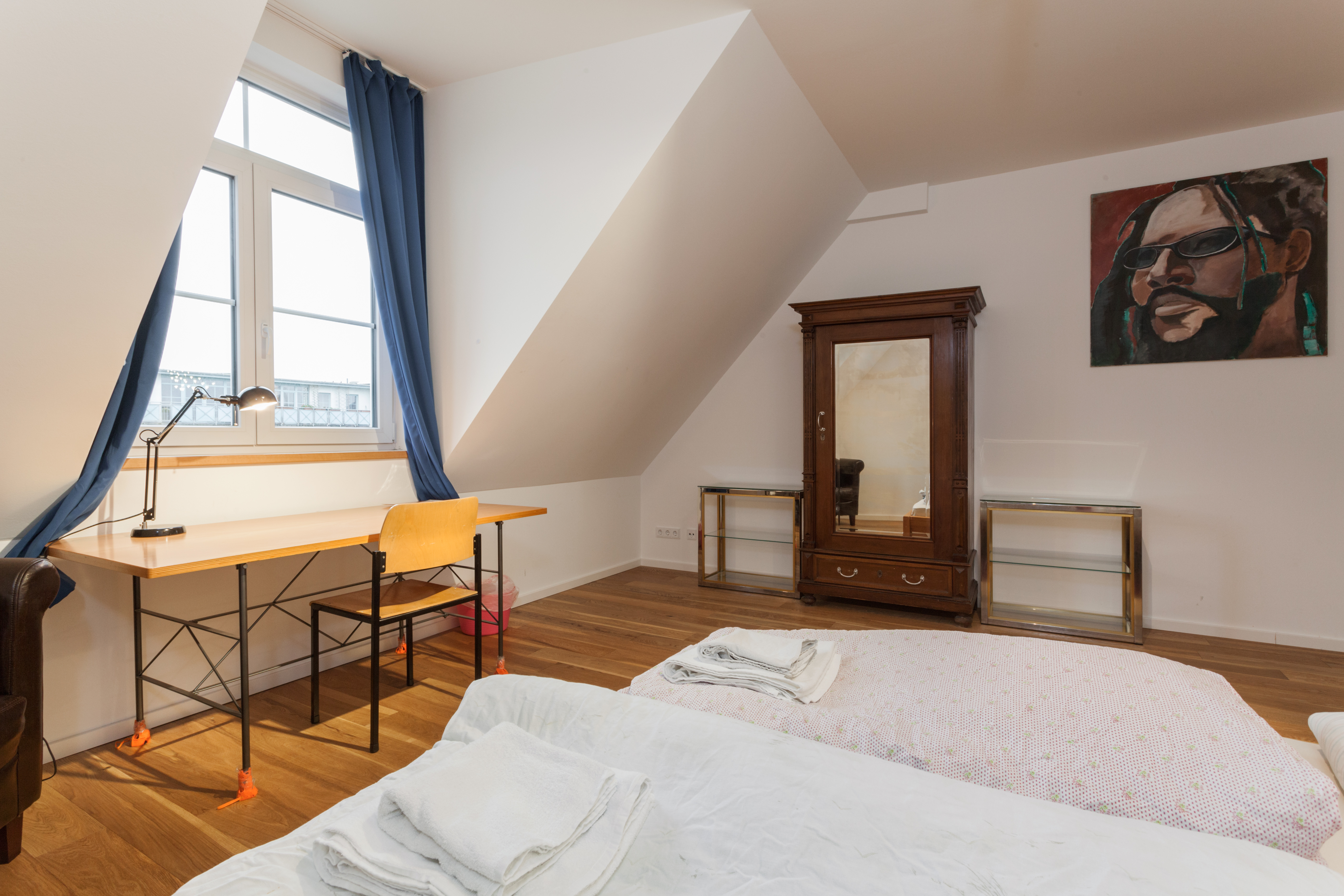 TopFloor room+ AC+ private Bath