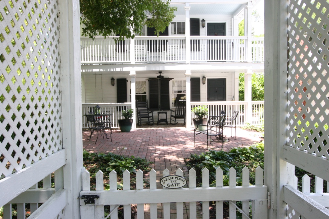 Historic Beaufort Carriage House (Sweetgrass) Apartments for Rent in