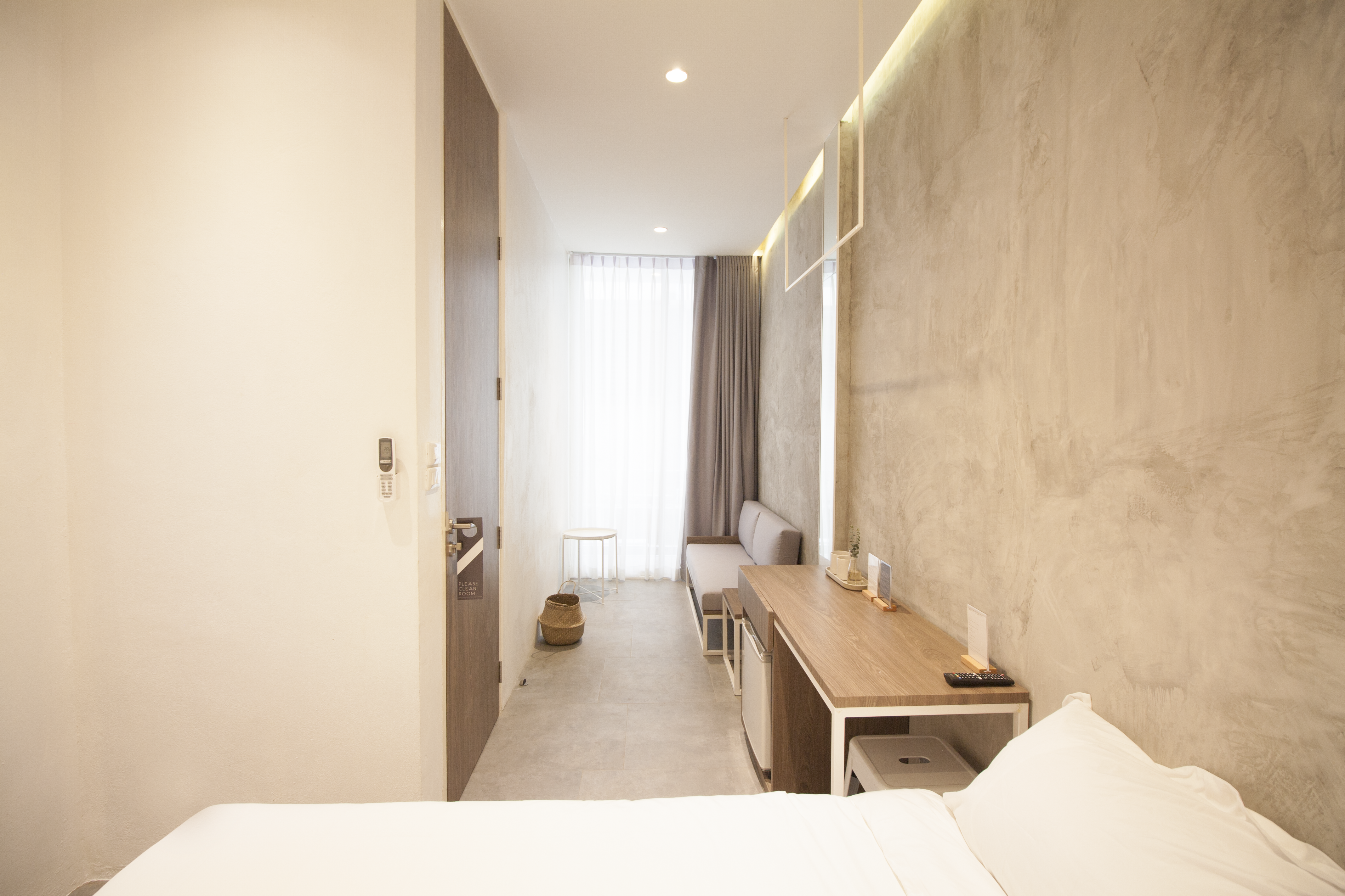 Y4 · Private Minimal Room & Breakfast in Old Town