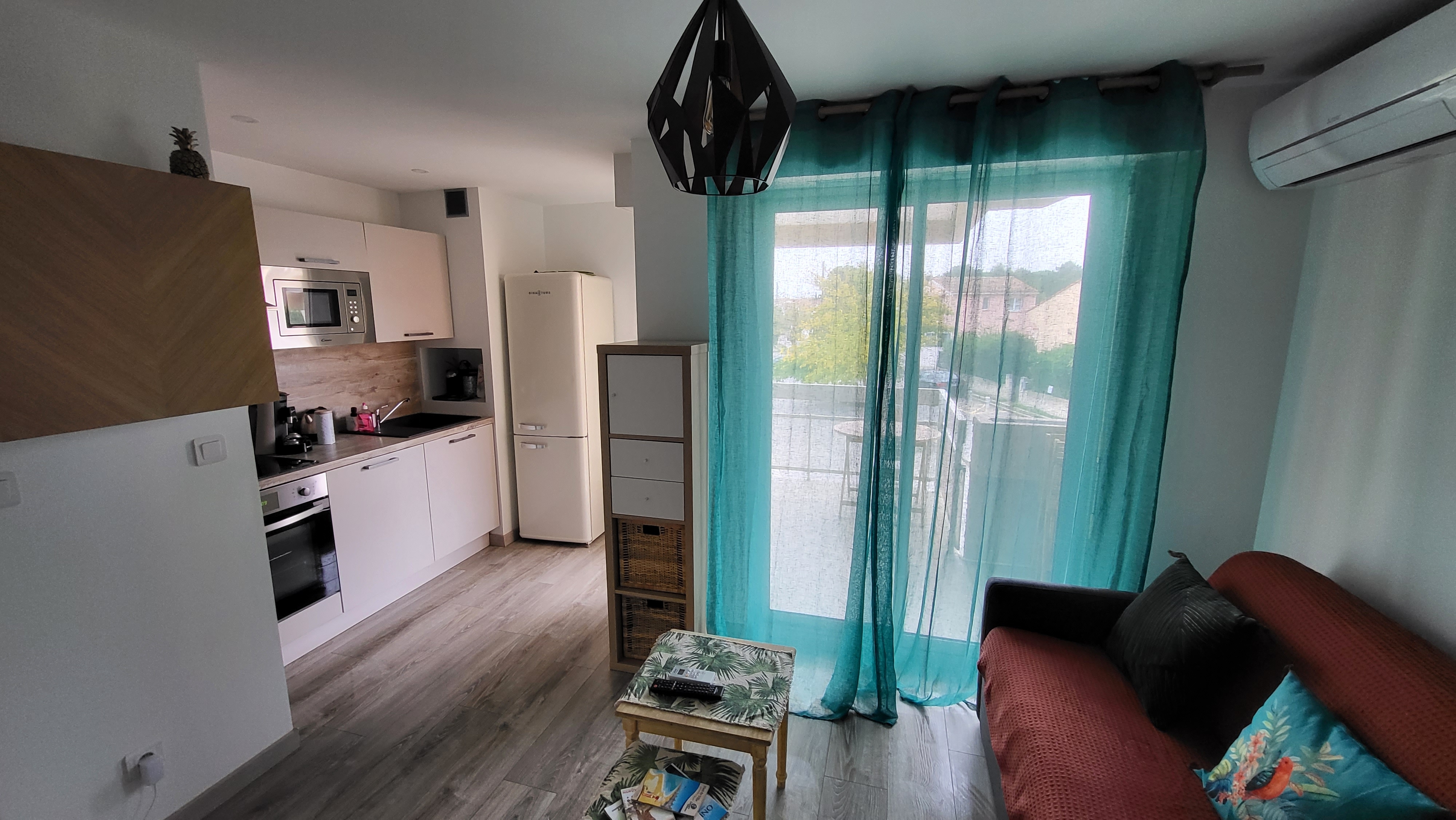 -Tropical-Apartment cozy Clim Aquarium Terrace