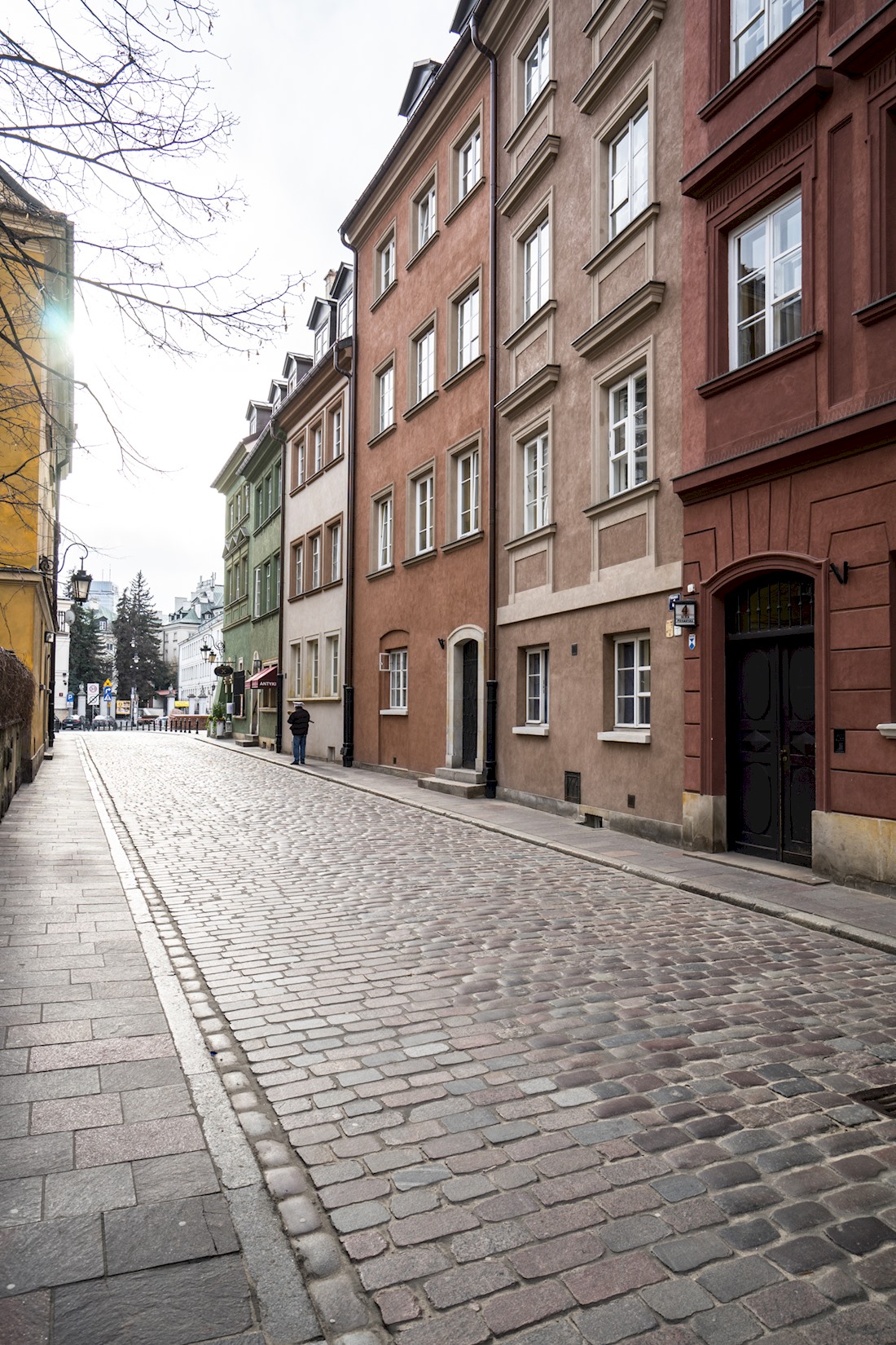 spacious Twobedroom Apt in historical Old Town Apartments for Rent