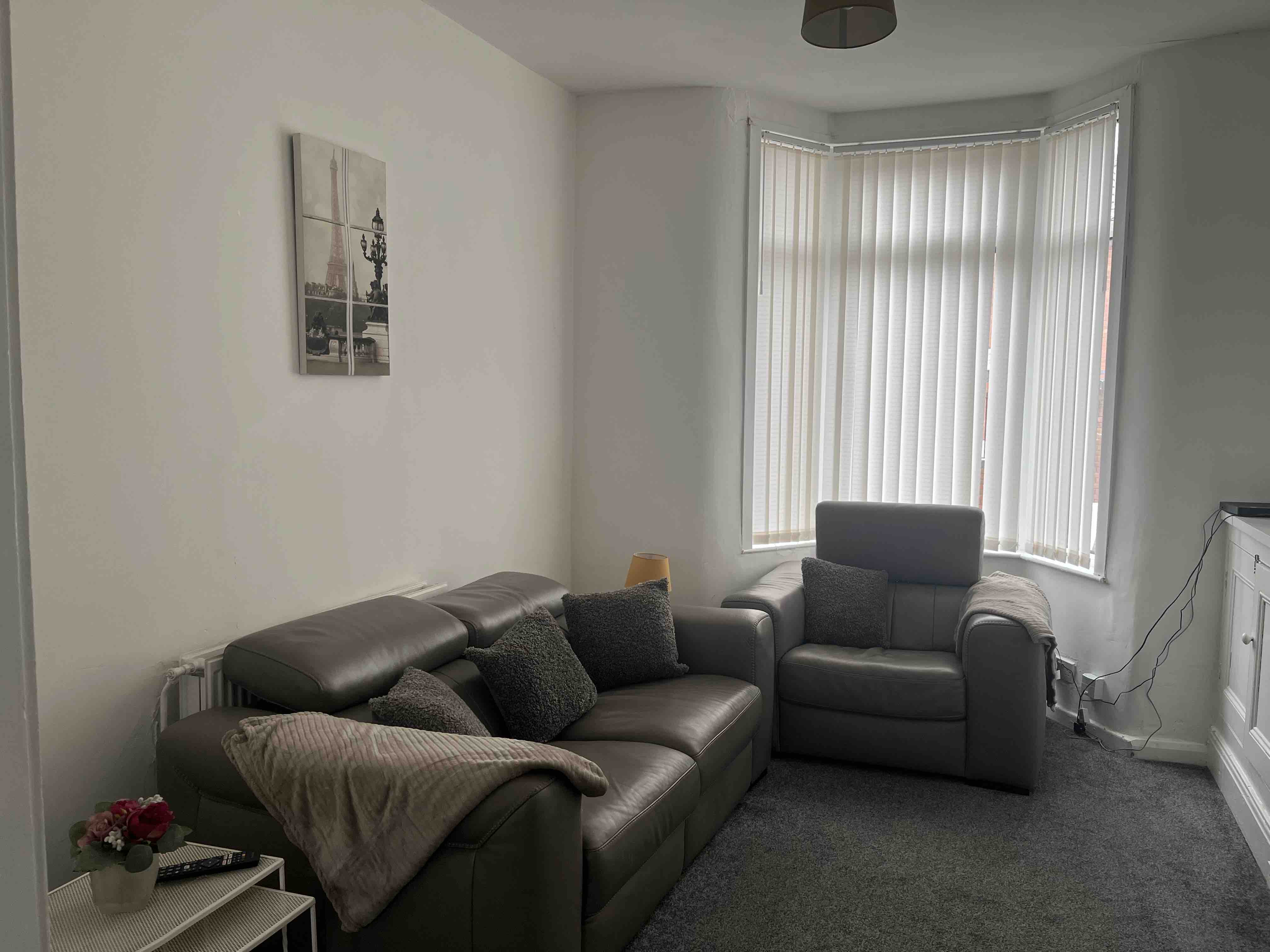 2 bed by LFC Stadium Sleep 5