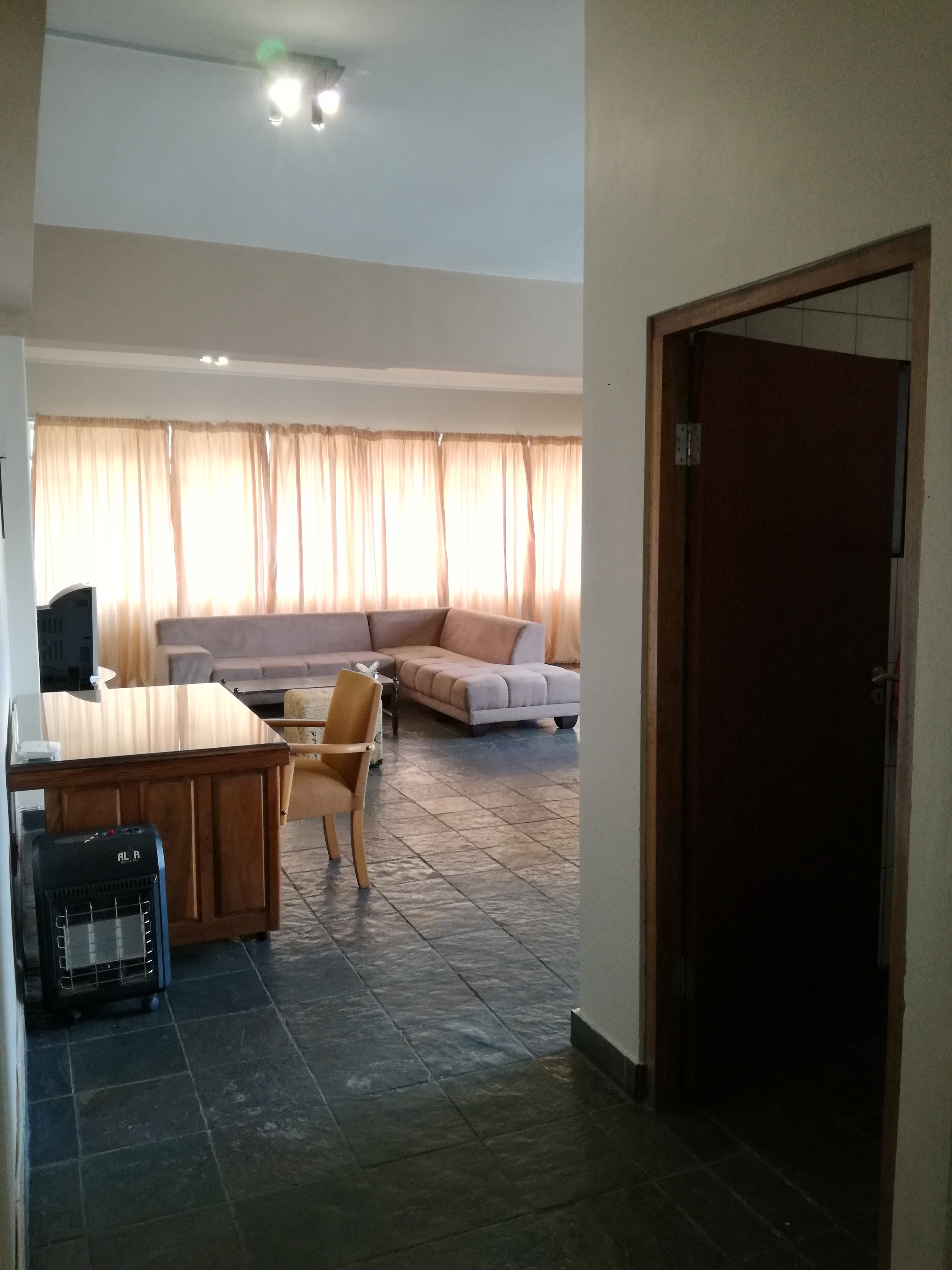 Modern 8th floor apartment in Jozi CBD (Room 3) Apartments for Rent