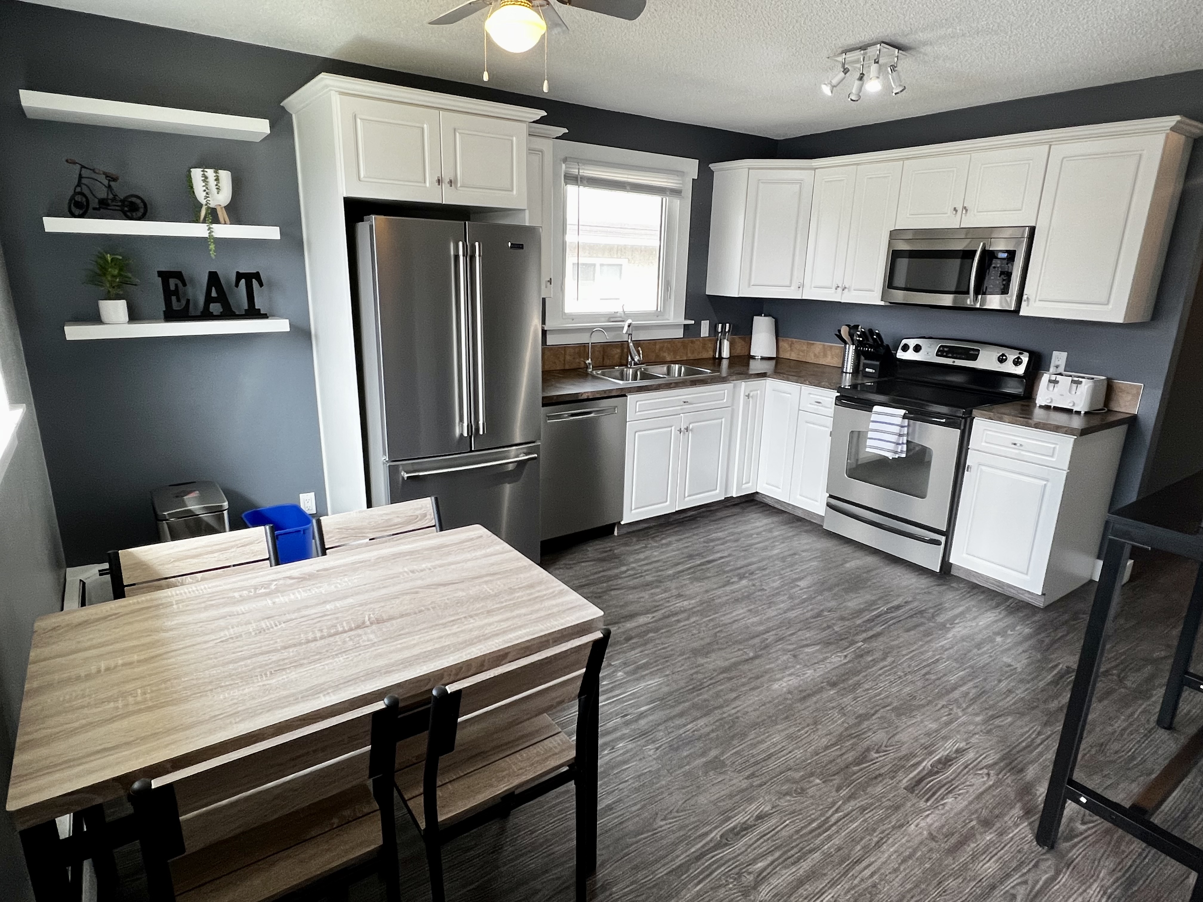 Relax, Refresh & Recharge in Sunny Southside Suite