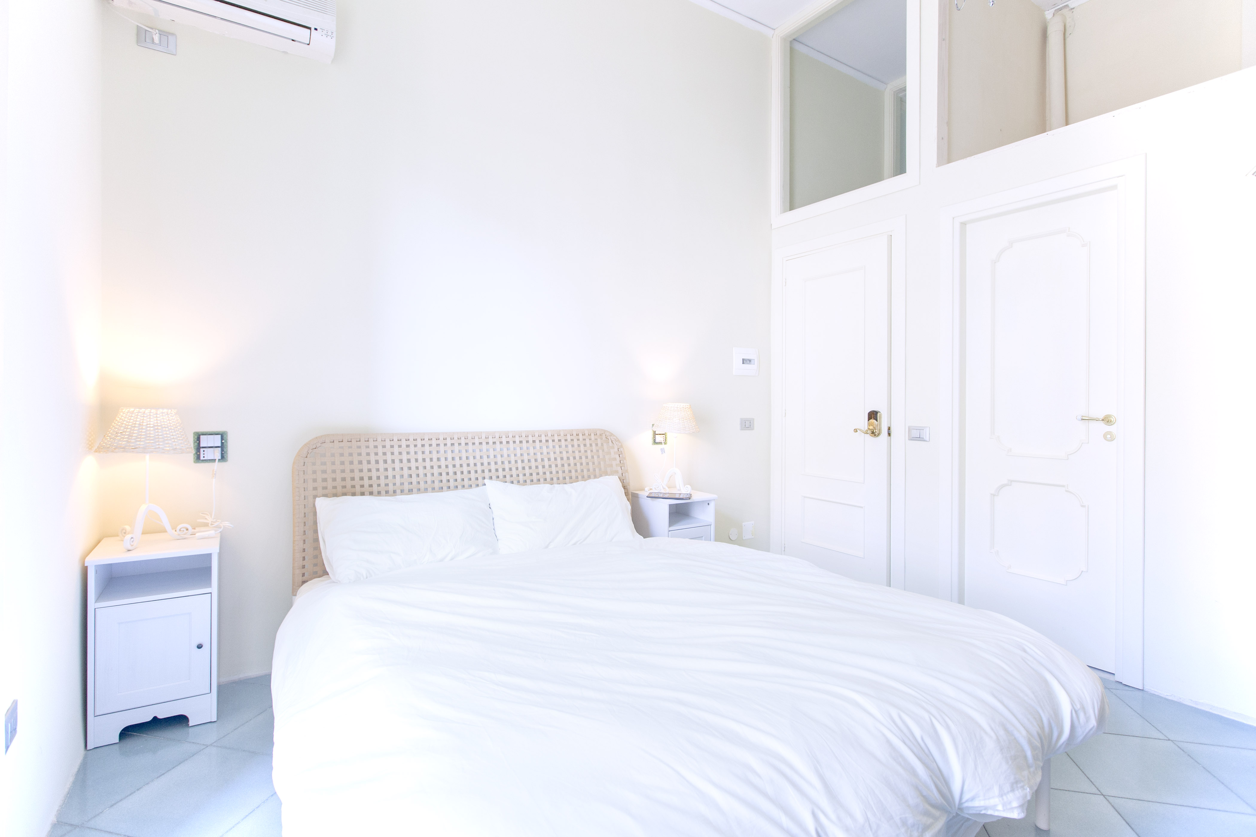 BnB Naples - Central Triple Room in San Ferdinando, Naples
