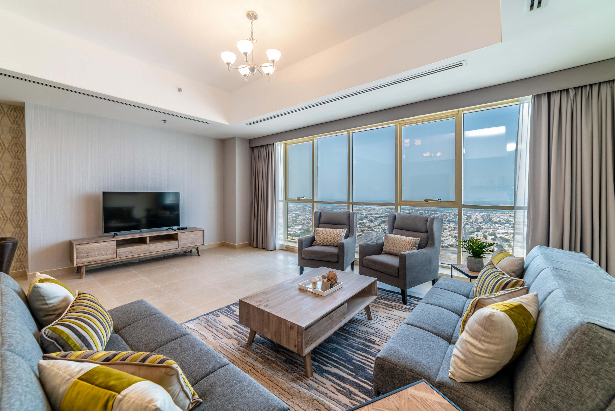 3 Bed Executive Condo, MBK Tower next to Downtown - Apartments for Rent in Dubai, Dubai, United Arab Emirates