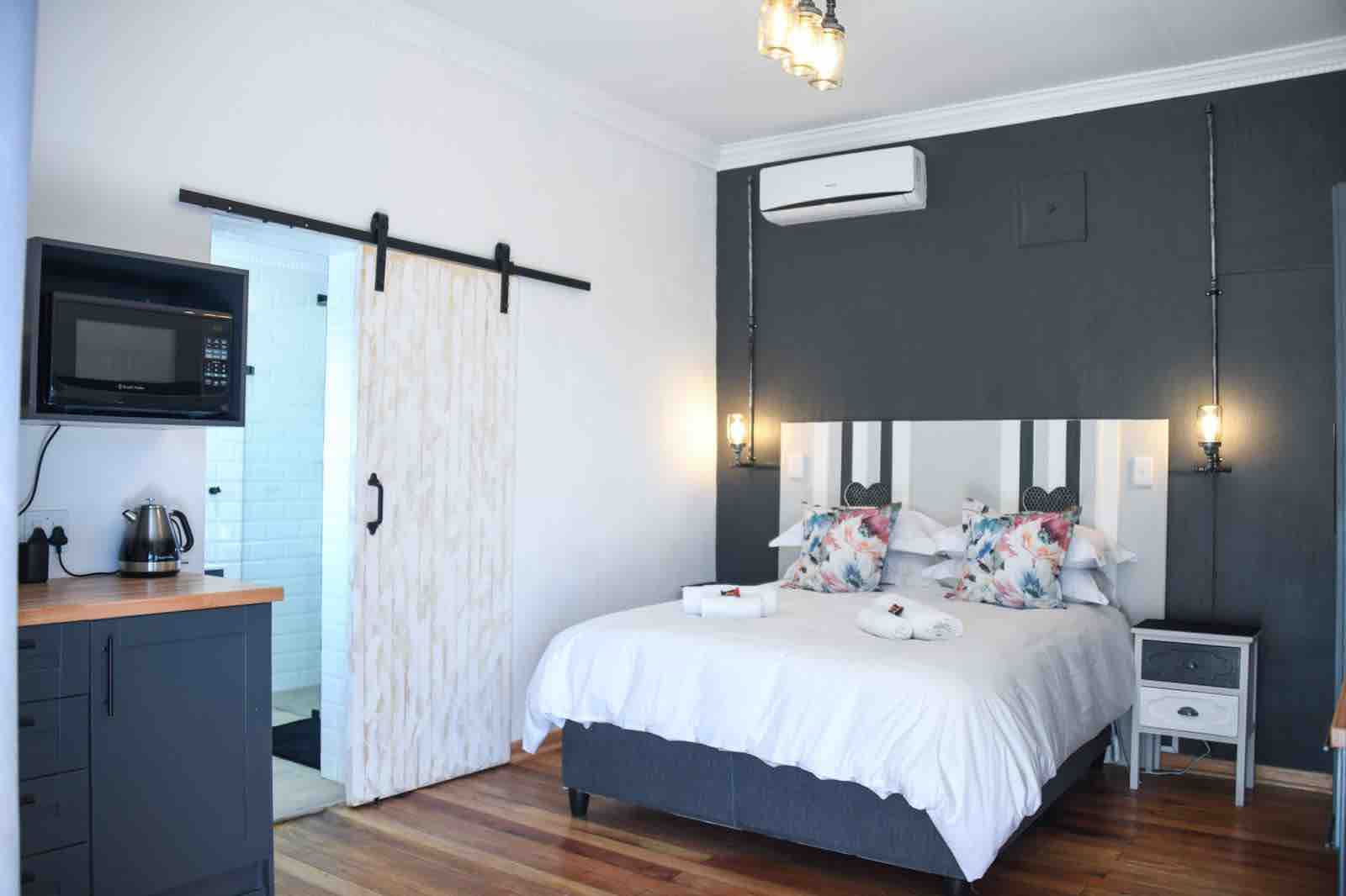 Adorable 1-bedroom guest house.
Self catering