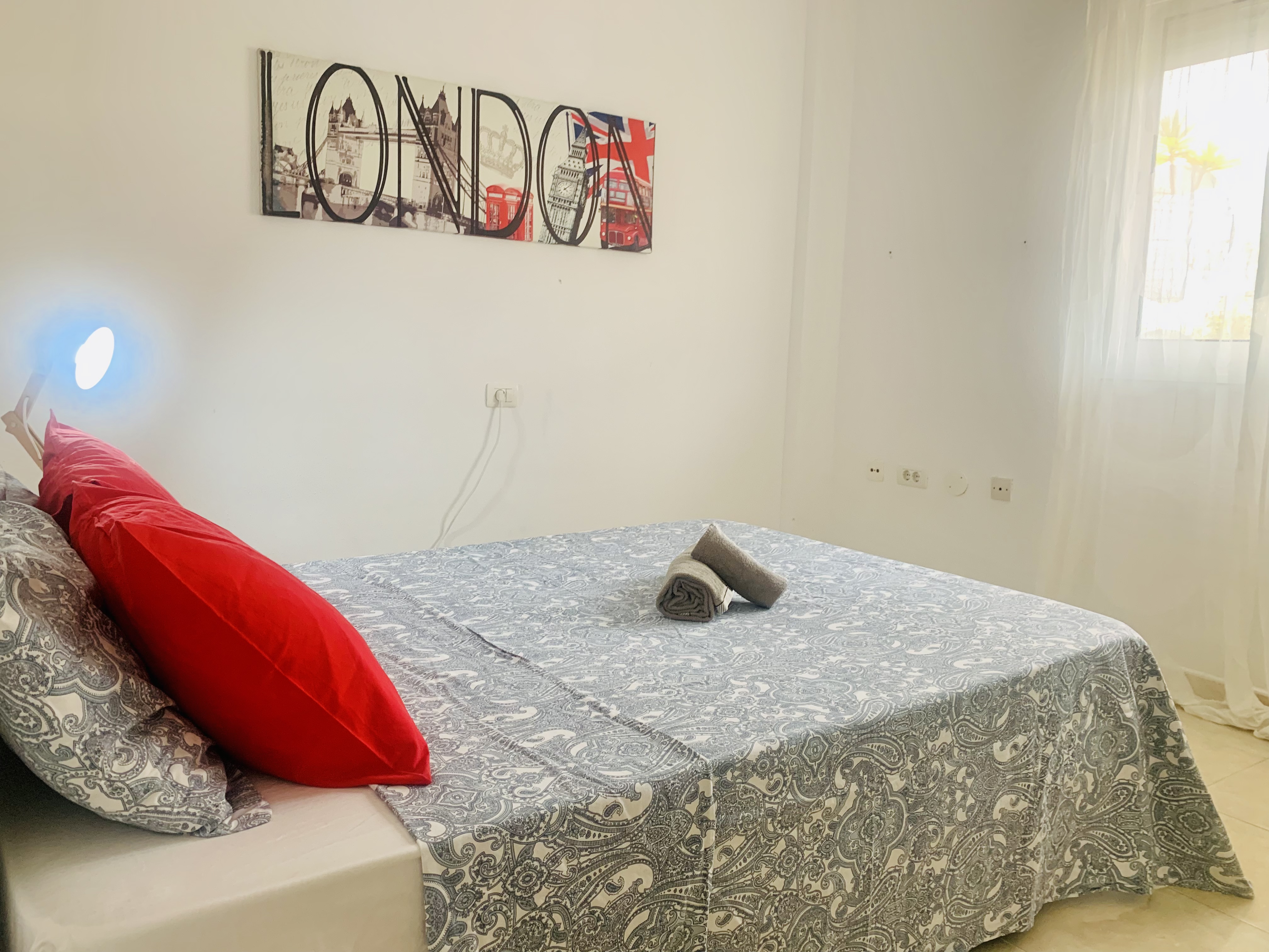 Comfortable room with bathroom in Chayofa