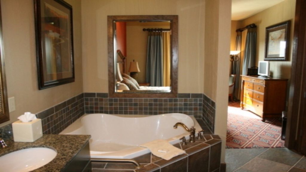 Wyndham Glacier Canyon in WI Dells 3 bedroomdeluxe Condominiums for Rent in Wisconsin Dells