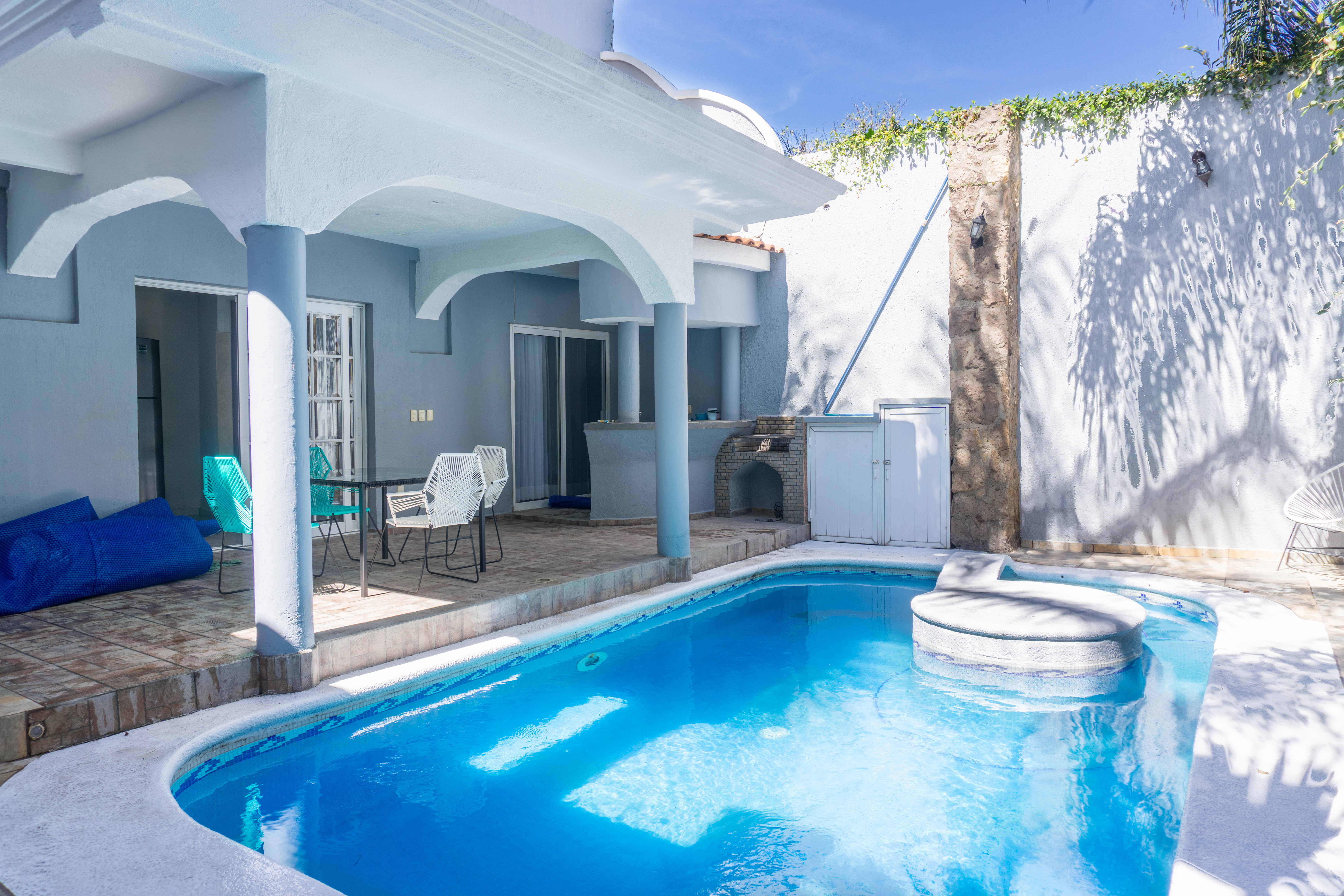 Incredible house with private pool by Expo GDL Houses for Rent in