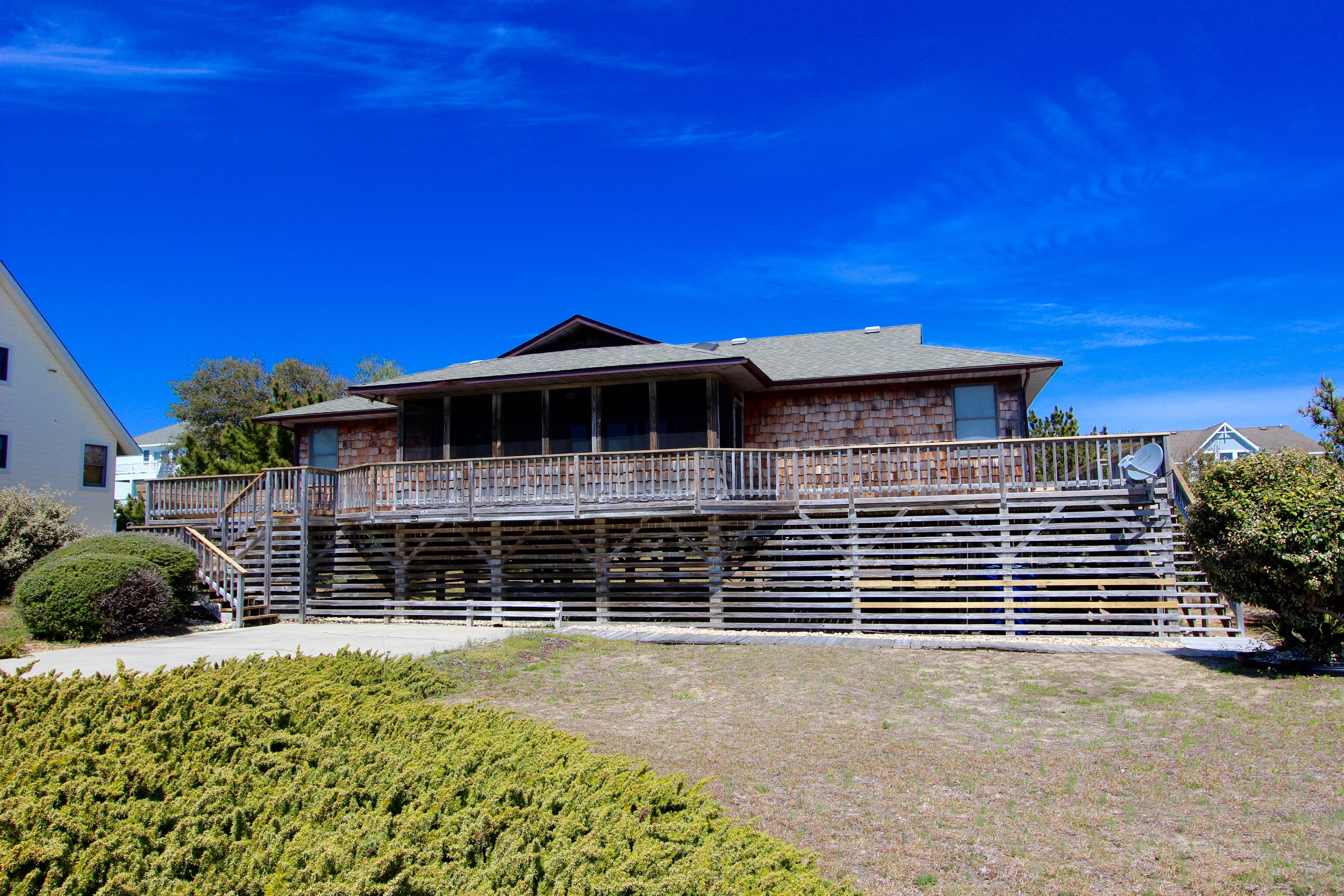 Perfect Duck Location - Walk to Beach or Town