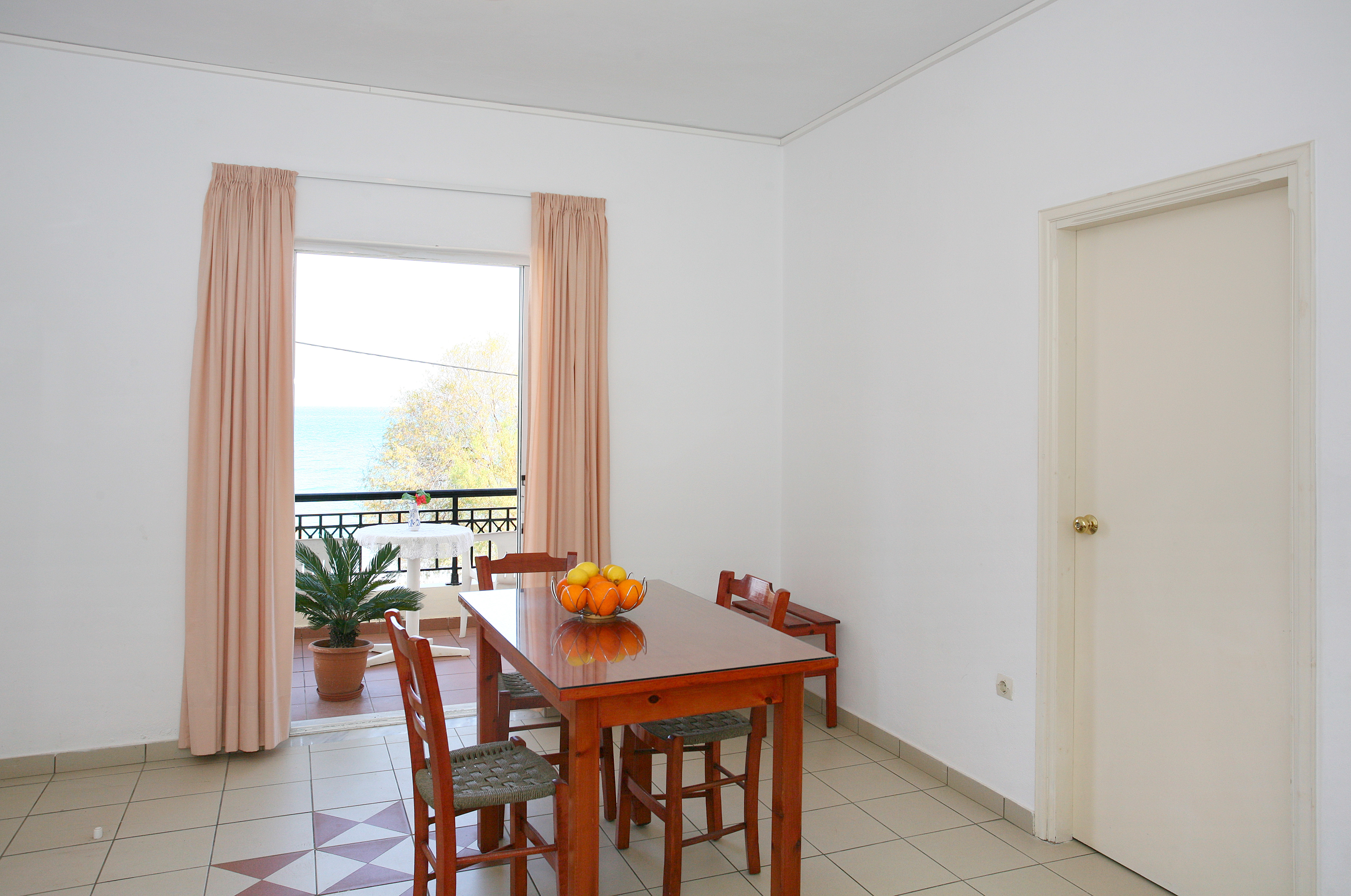 Garifalo apartment #1, Kalyves in Αποκορώνου, Crete