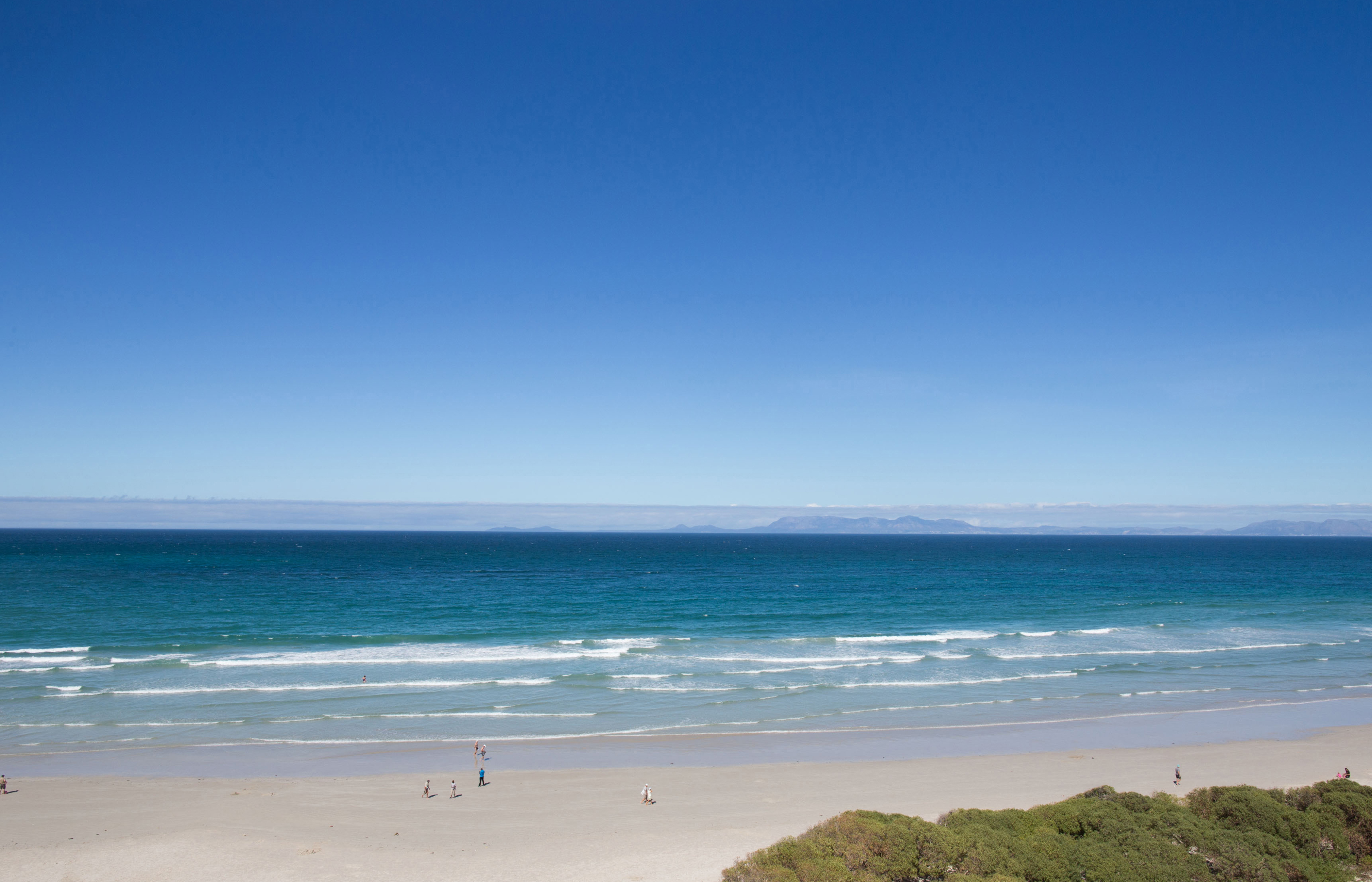 7th floor 360 views beach apartment in Ward 83, Cape Town