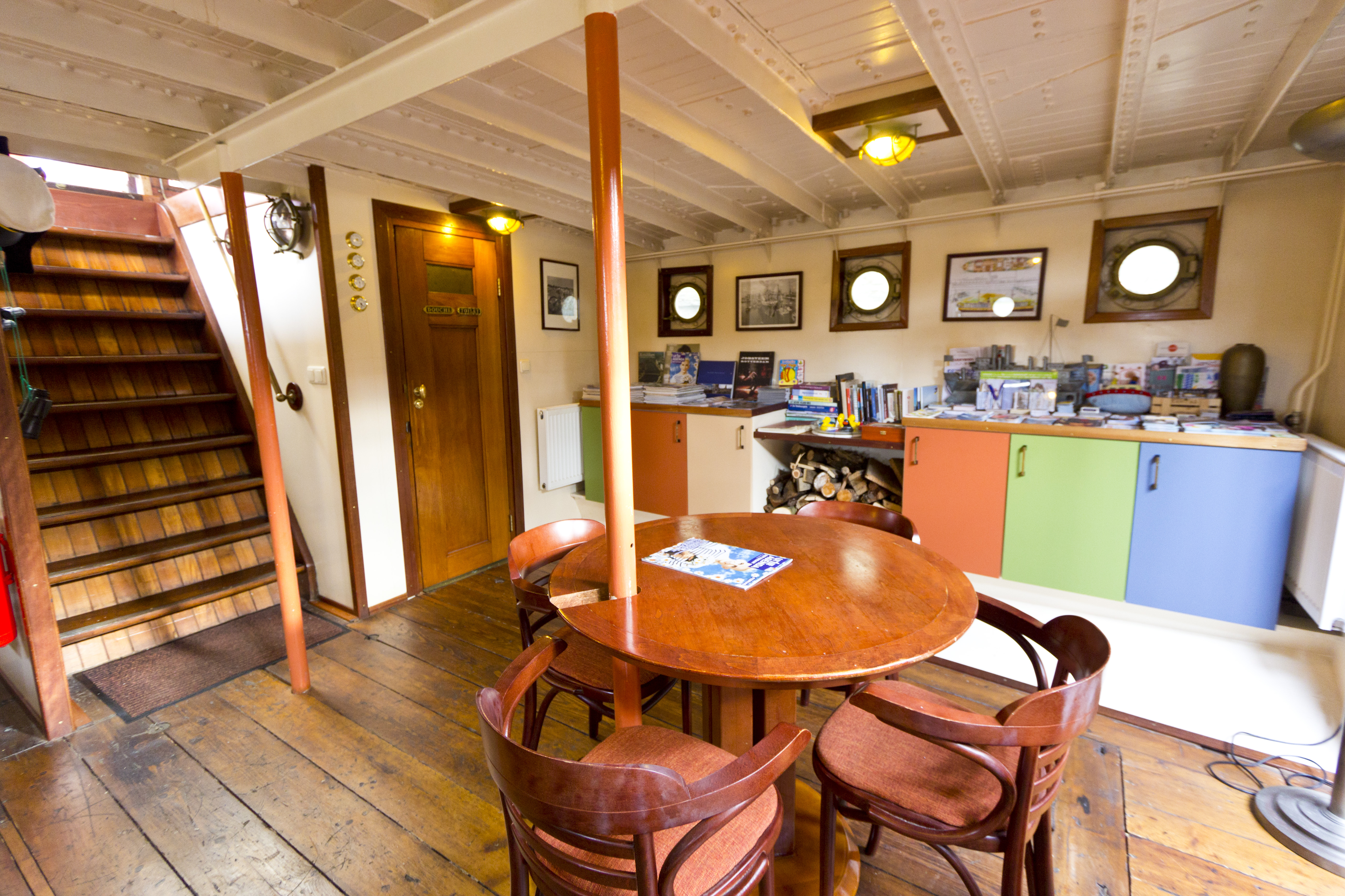 Boatappartment with great view on river Maas 1-5p — Rotterdam stay