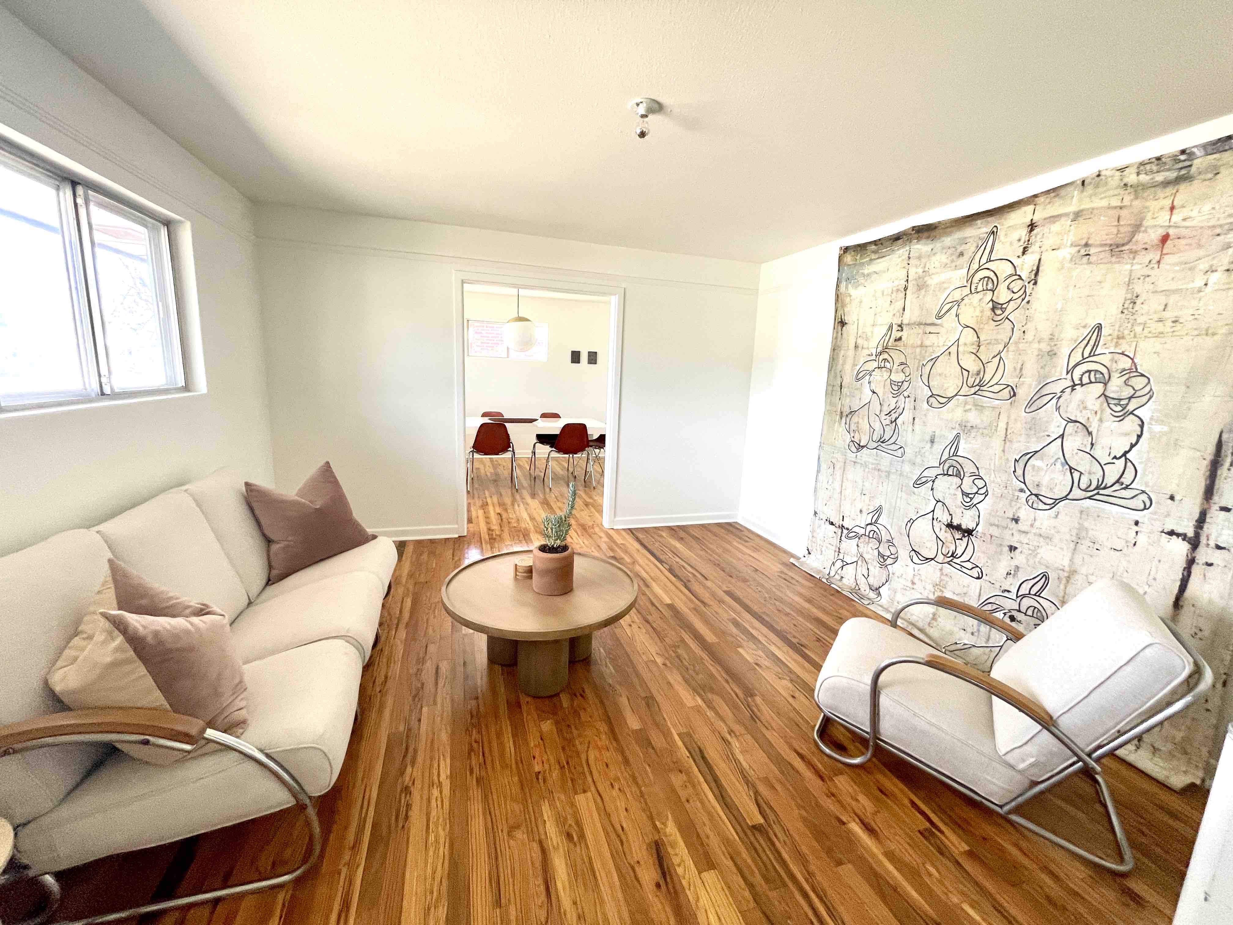 Highland House ~ Prime Location