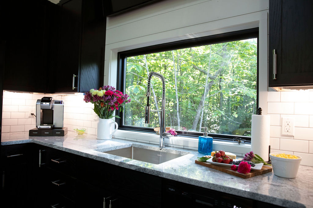 BRAND NEW LuxuryRomantic Modern MTN Home w/HotTub Houses for Rent in