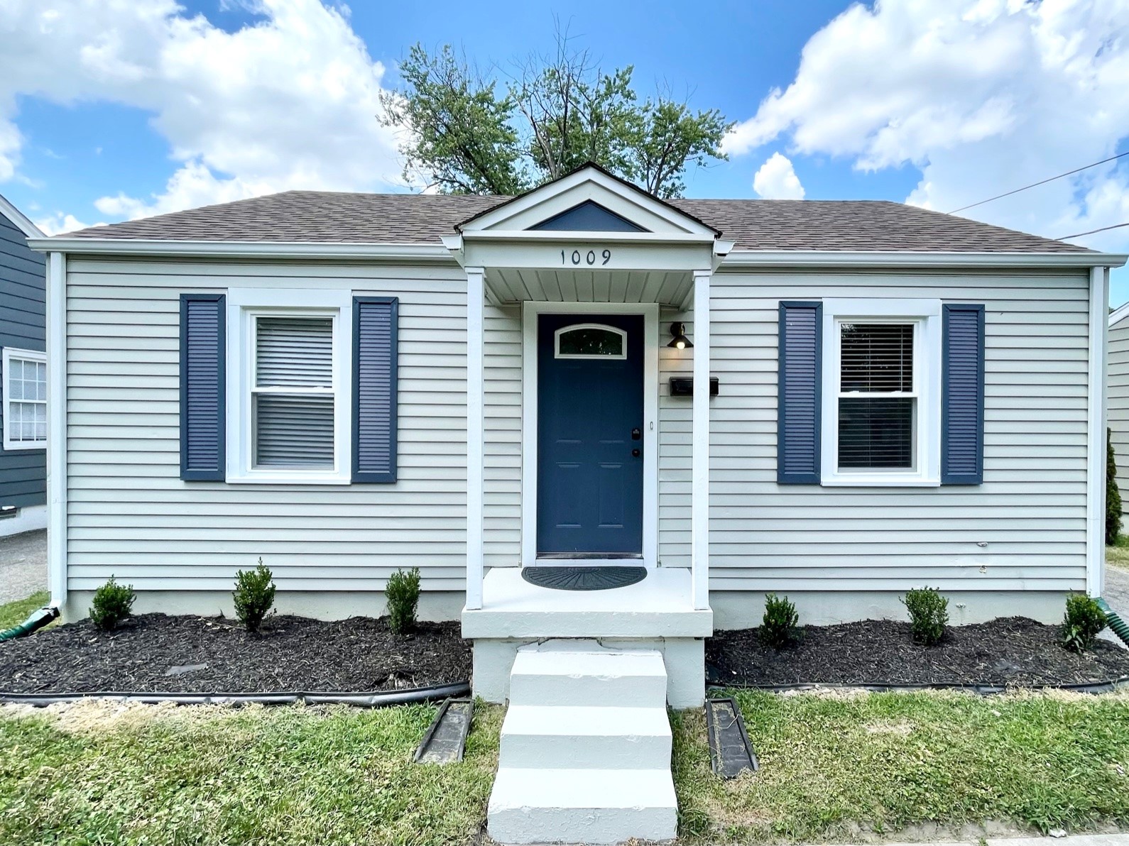 Urban Bungalow Houses for Rent in Louisville, Kentucky, United States